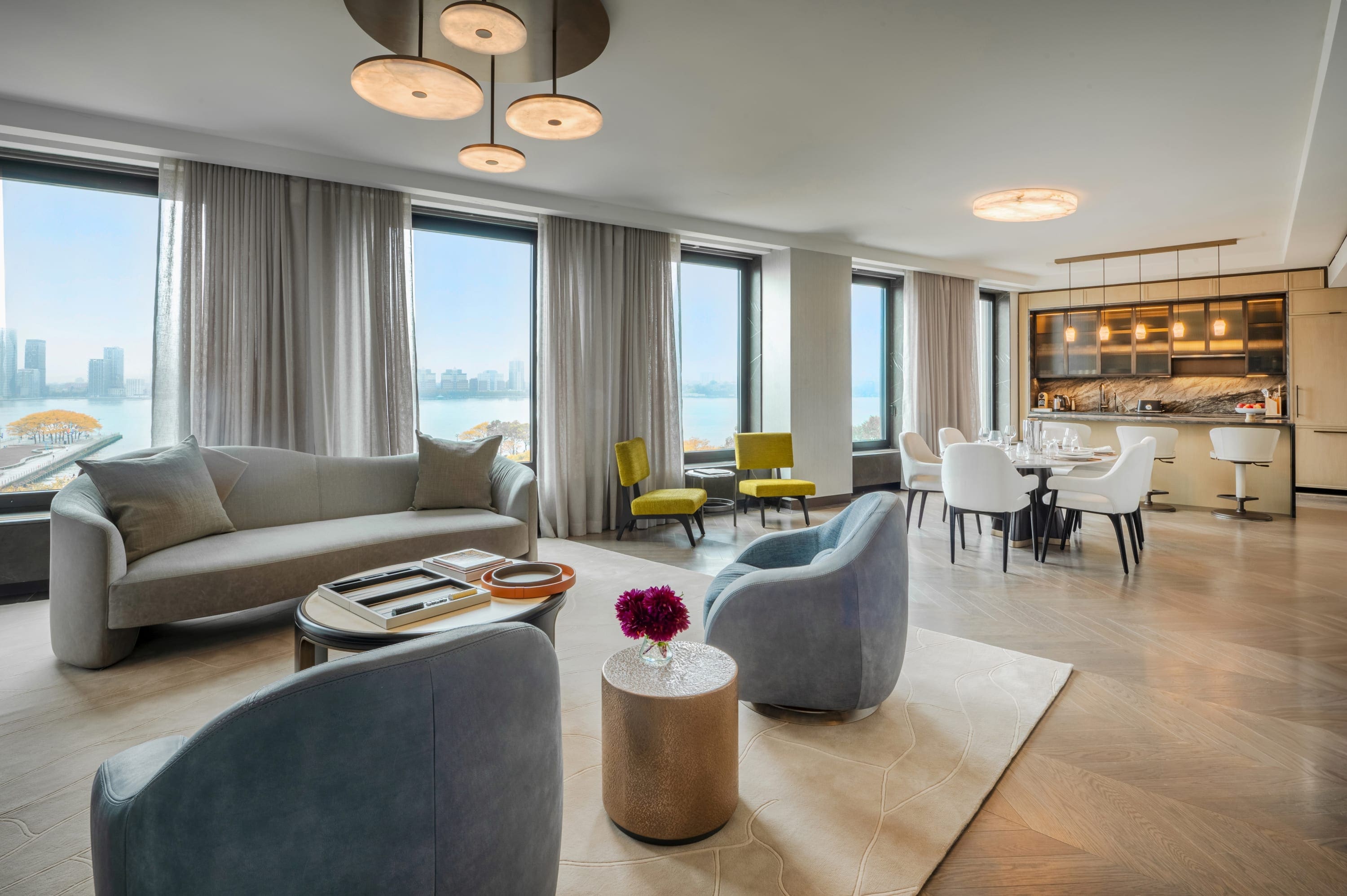 House Minetta WestVillage: Luxurious 3-Bedroom Villa with Air-Con and Family-Friendly Features, West Village