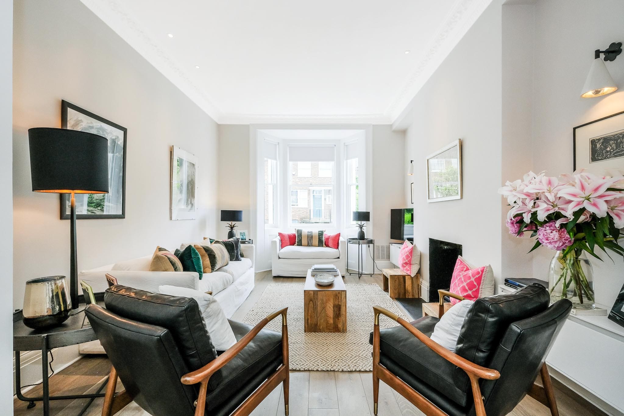 House Moscow Bayswater: Elegant 4-Bedroom Luxury Villa Rental with Family-Friendly Features, Bayswater