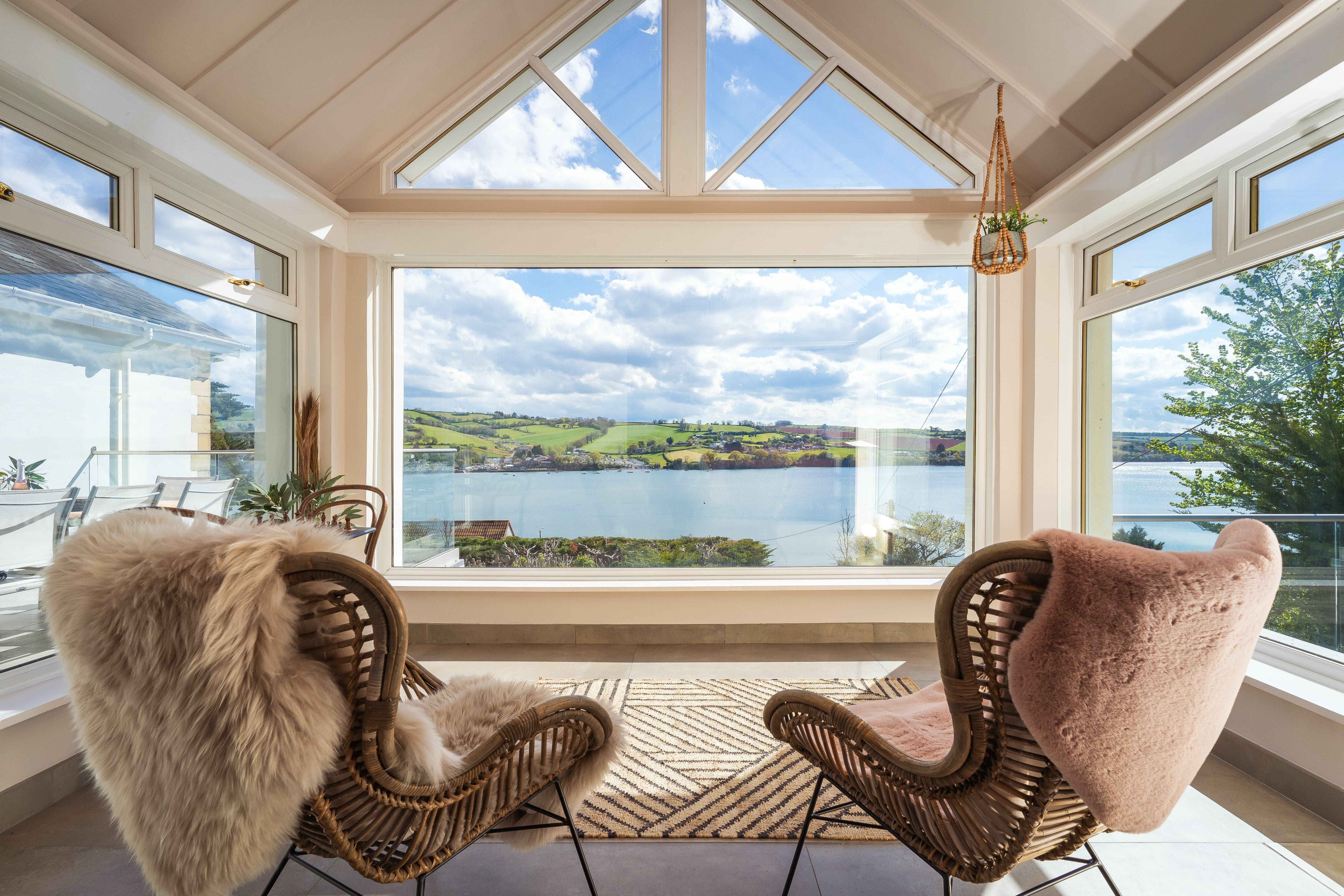 House Ness Teignmouth: Luxury 5-Bedroom House with Hot Tub and Sea Views, Teignmouth