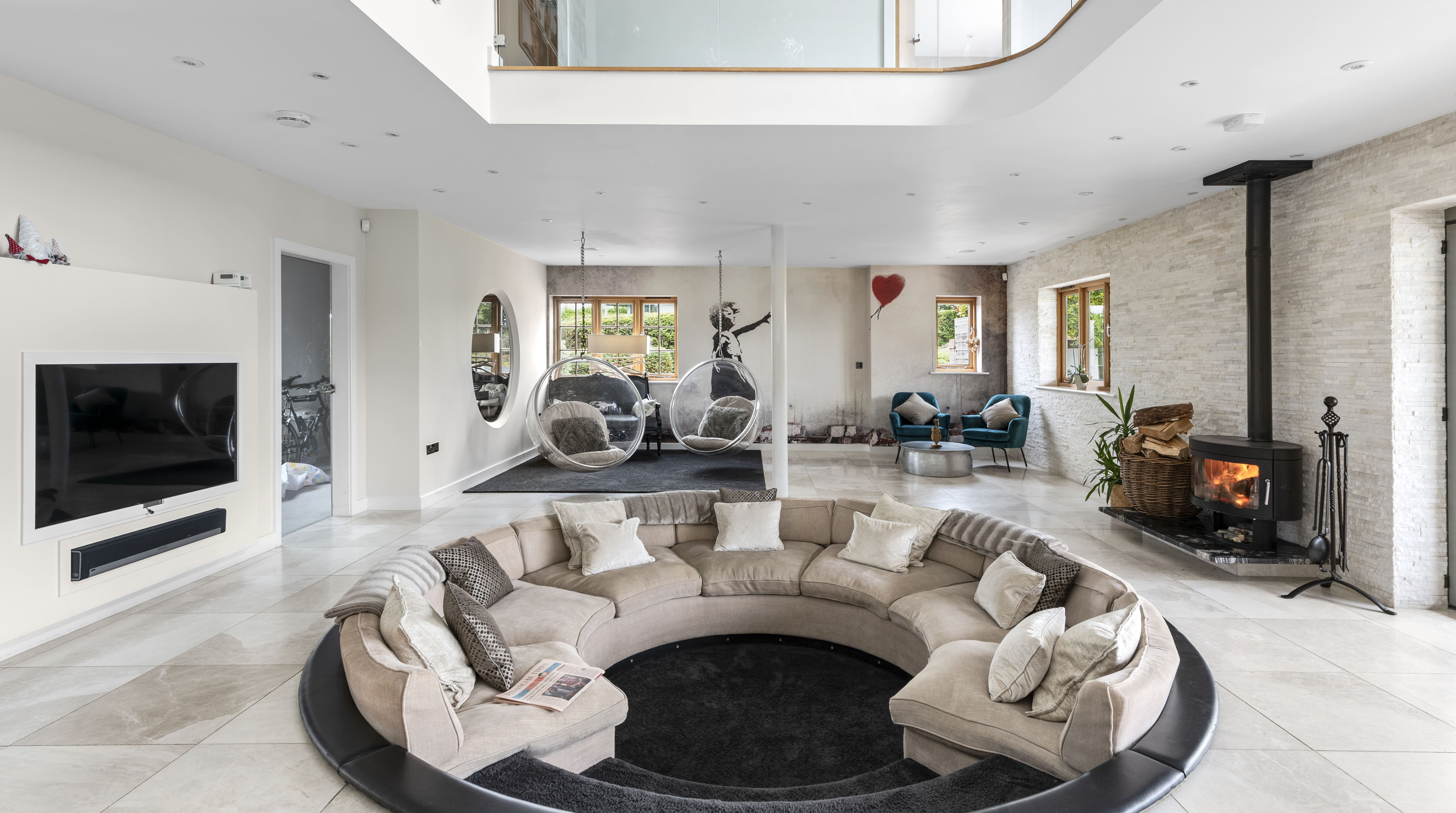 House Orfordness Suffolk: Luxury 6-Bedroom House with Pool and Hot Tub, Suffolk