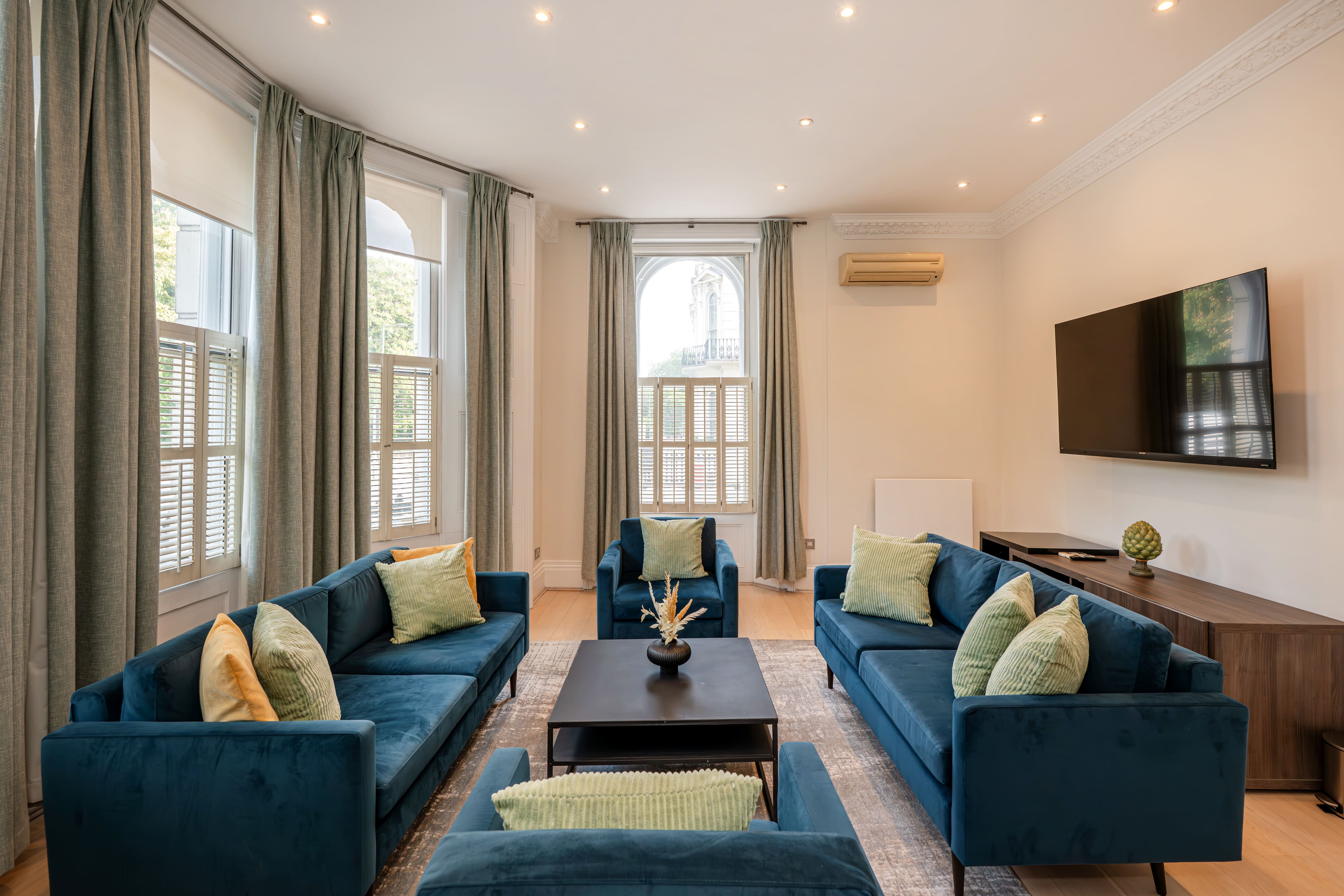 House Orme Kensington: Charming 4-Bedroom Apartment with Hyde Park Views, Kensington