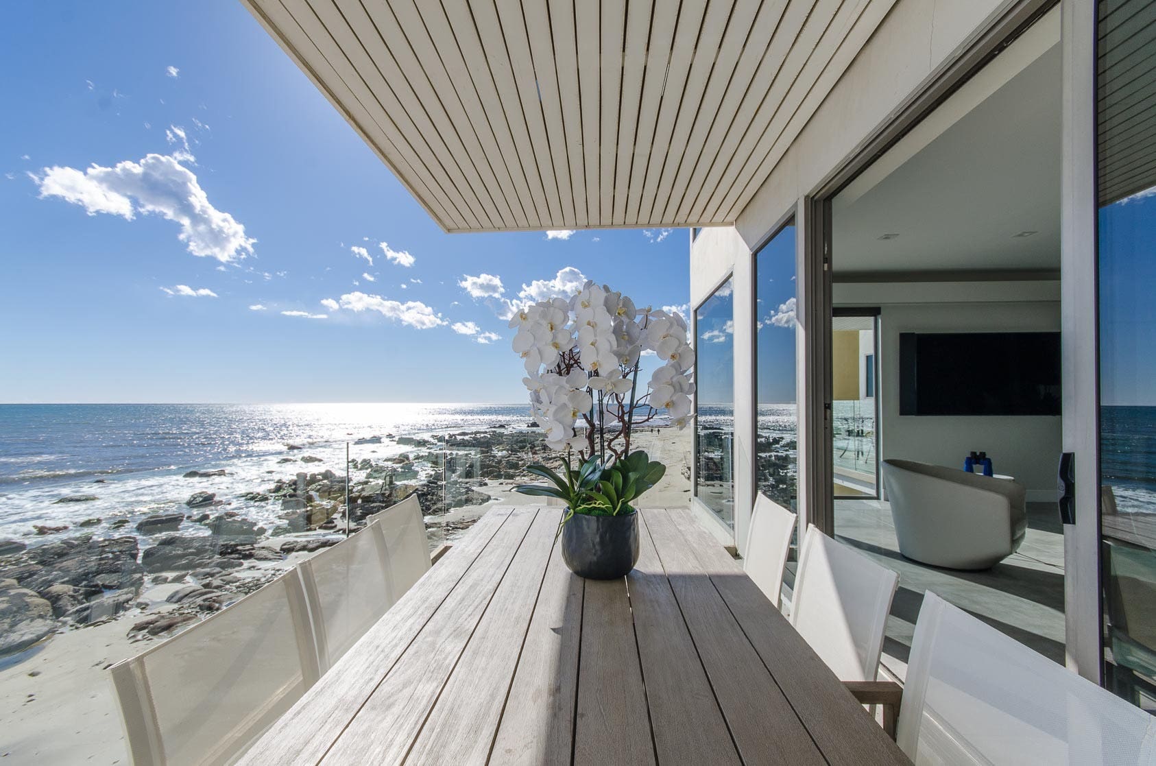 House Pacifica Venice: Luxury 5-Bedroom Villa with Ocean Views, Venice Beachfront