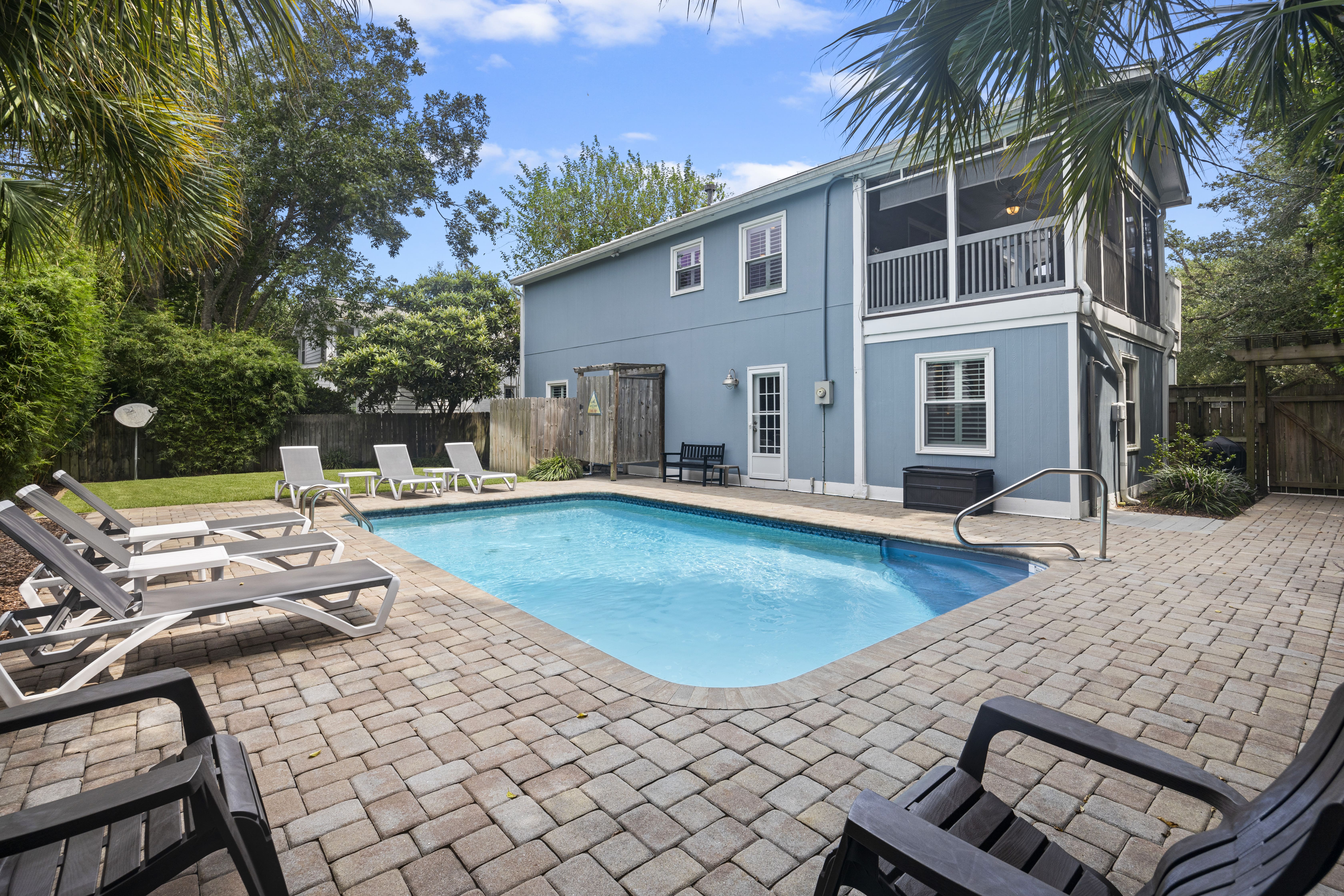 House Palmetto Charleston Charleston 2: Luxury 4-Bedroom Cottage with Private Pool, Charleston