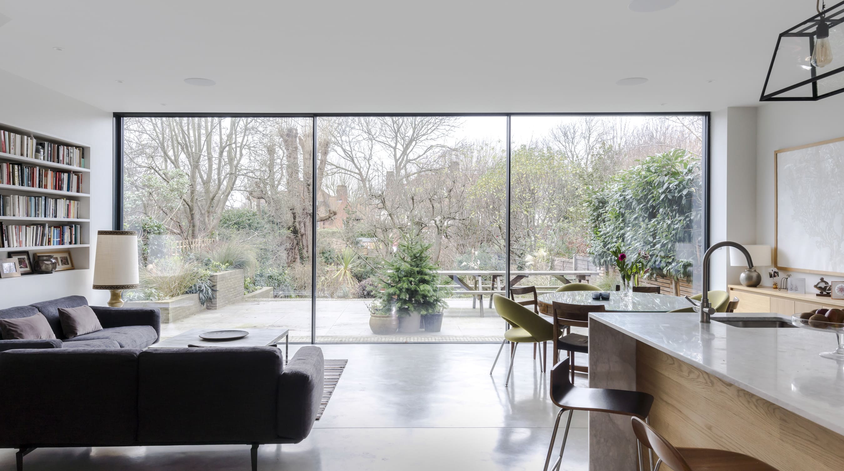 House Parliament Kentish: Elegant 4-Bedroom Luxury House with Garden, Kentish Town