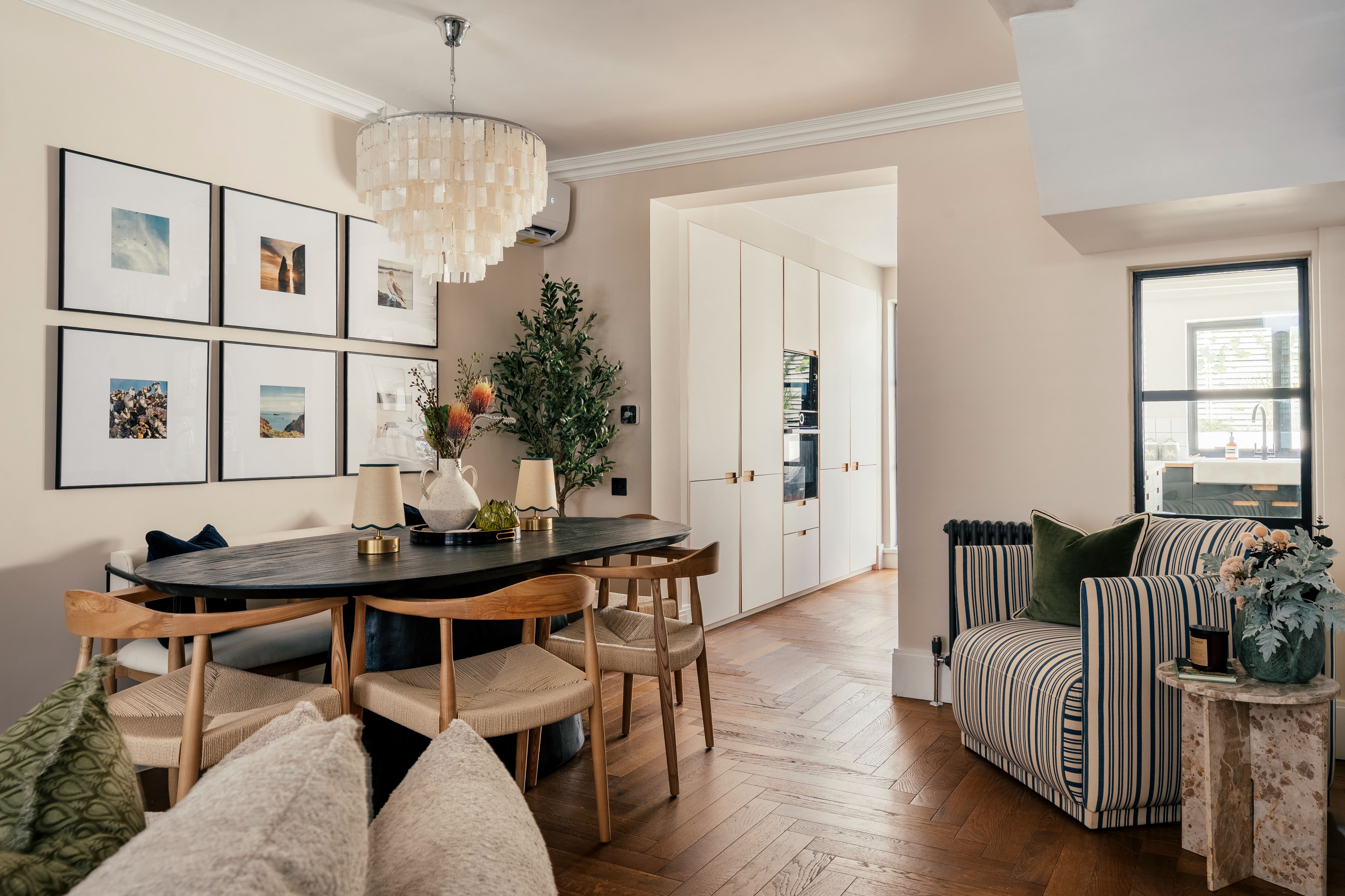 House Parsons Fulham Fulham: Luxurious 4-Bedroom Townhouse with Courtyard Garden, Fulham