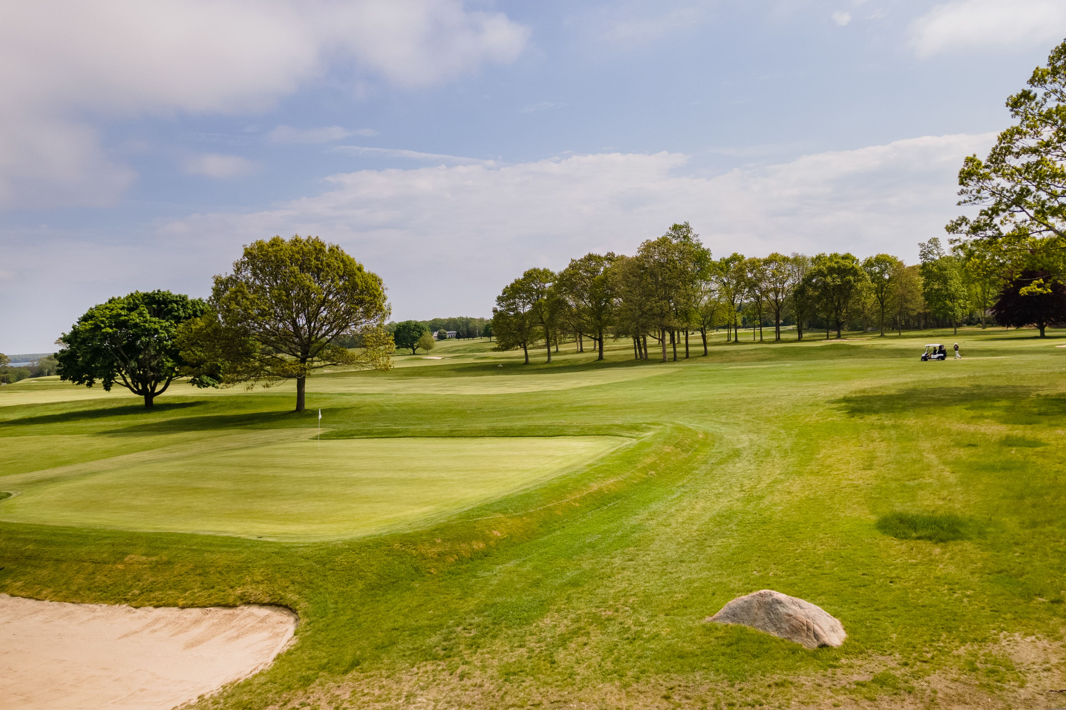 House Peconic Greenport Greenport: Luxury 4-Bedroom Apartment with Pool and Seaview, Greenport