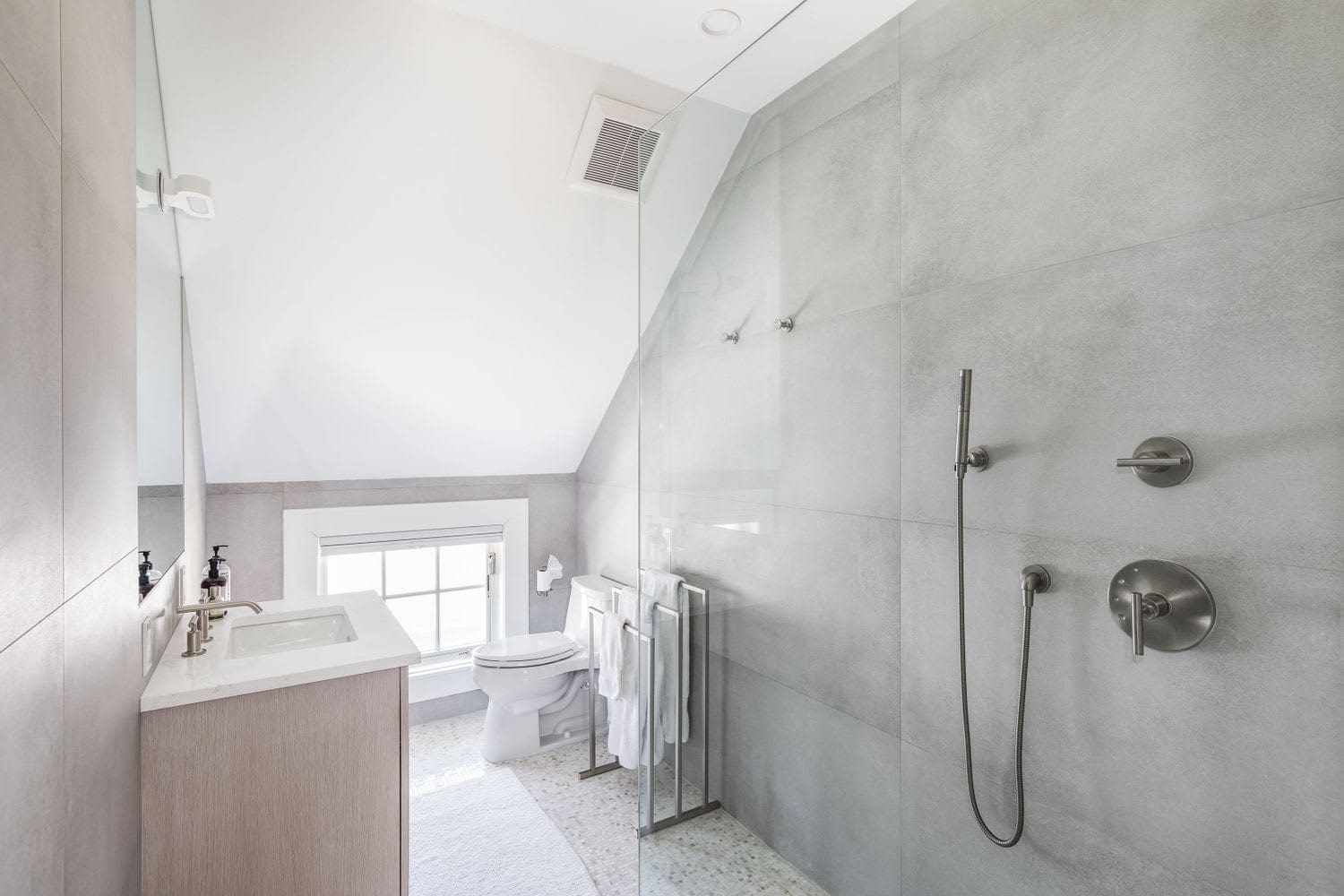 House Peconic Sag Harbor Sag Harbor: Luxury 3-Bedroom Apartment with Seaview and Pool, Sag Harbor