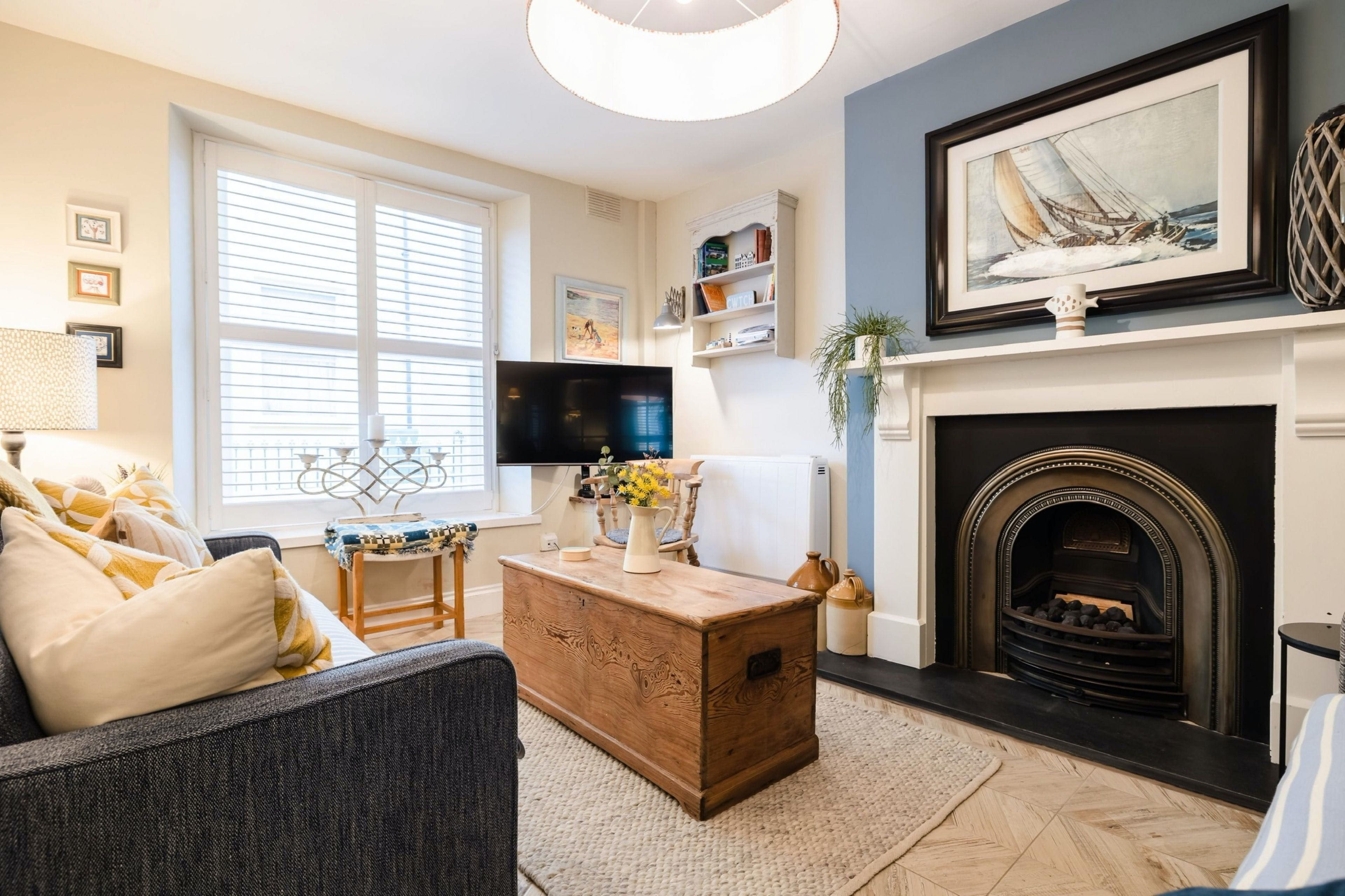 House Pencaer Tenby: Spacious 5-Bedroom Townhouse with Sea Views, Tenby