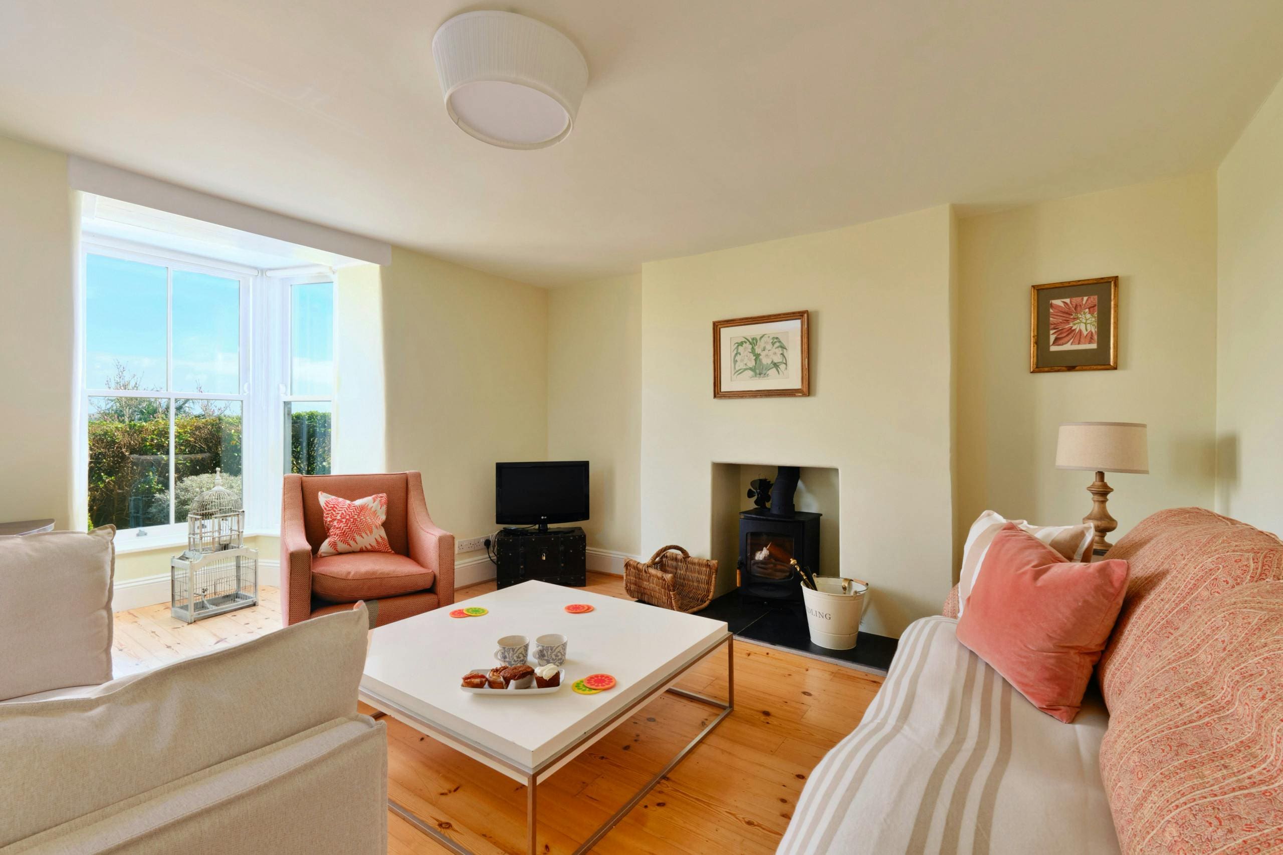House Pendennis Falmouth: Luxury 4-Bedroom House with Sea Views and Family-Friendly Garden, Falmouth