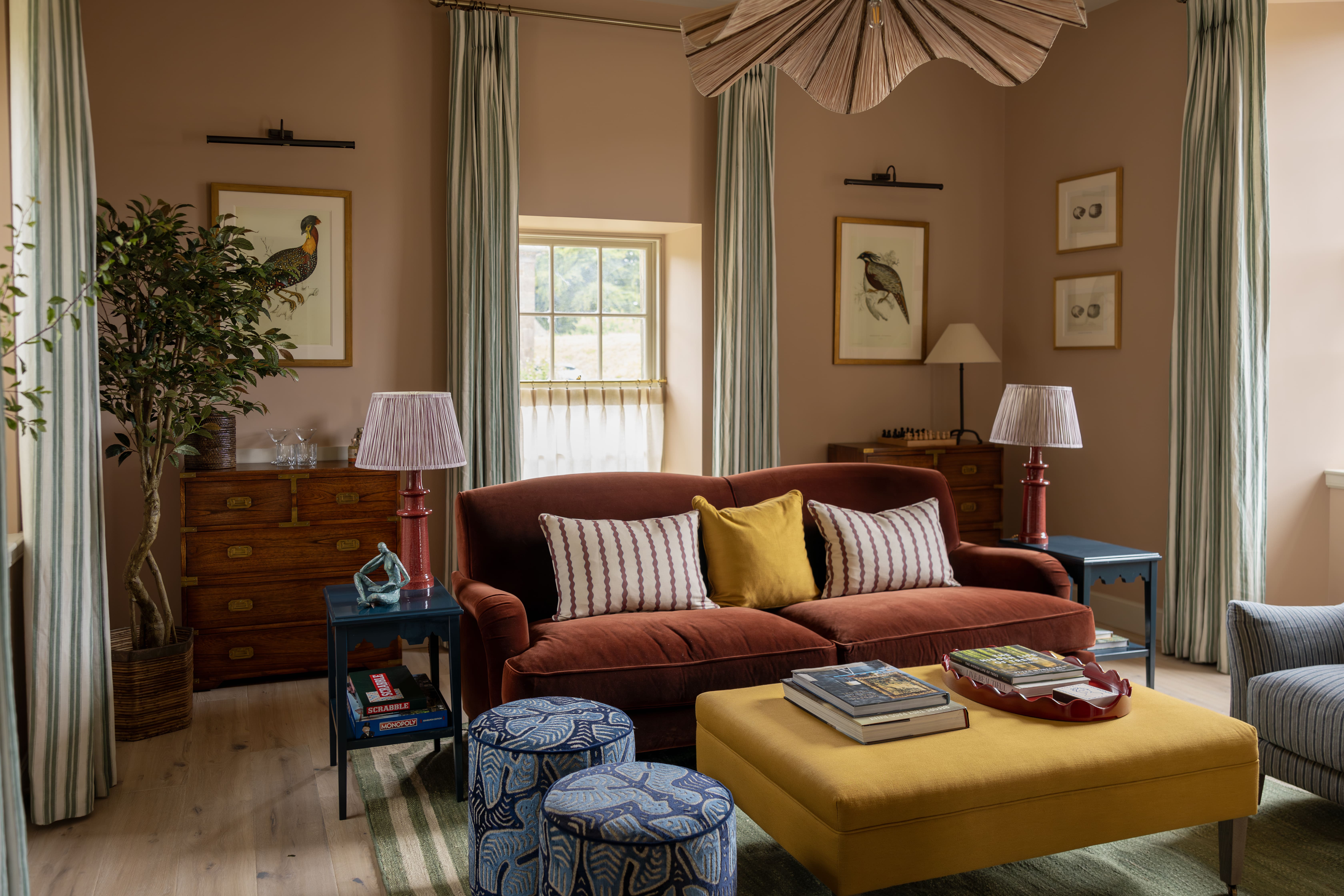 House Pentland Midlothian Midlothian 2: Romantic 1-Bedroom Cottage with Hot Tub in Midlothian