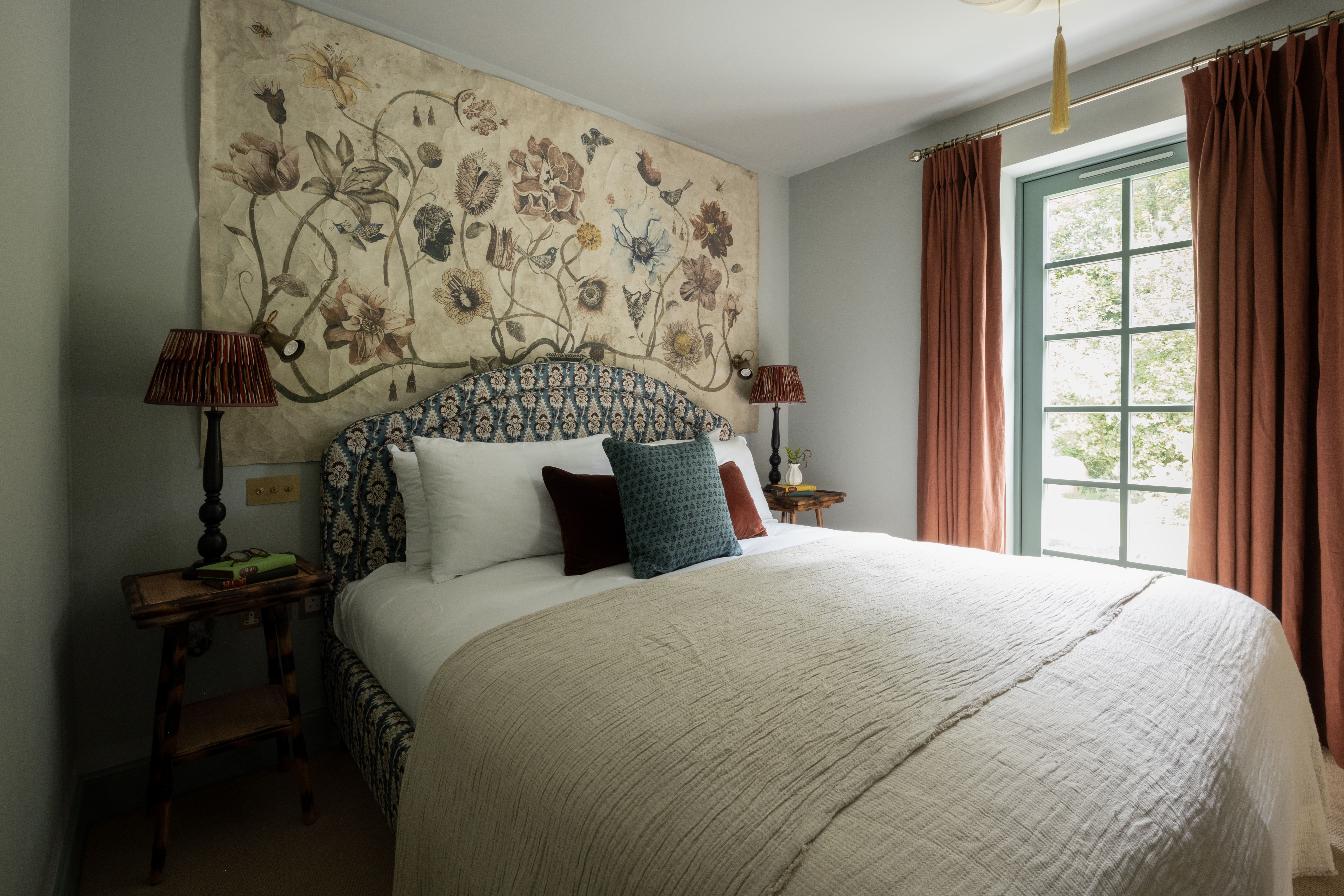 House Pentland Midlothian Midlothian 2: Romantic 1-Bedroom Cottage with Hot Tub in Midlothian