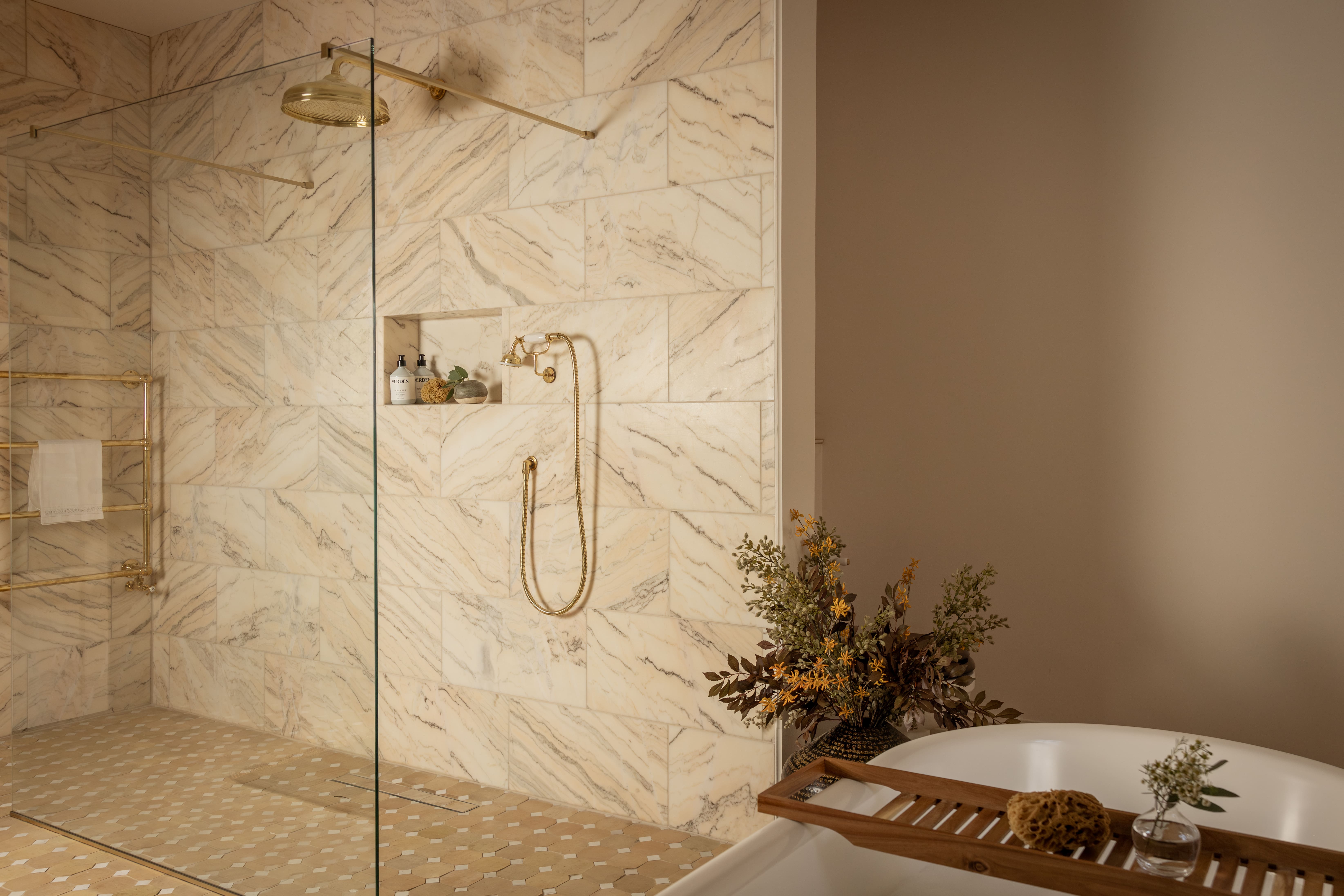 House Pentland Midlothian Midlothian: Charming 1-Bedroom Cottage with Sauna and Hot Tub, Midlothian