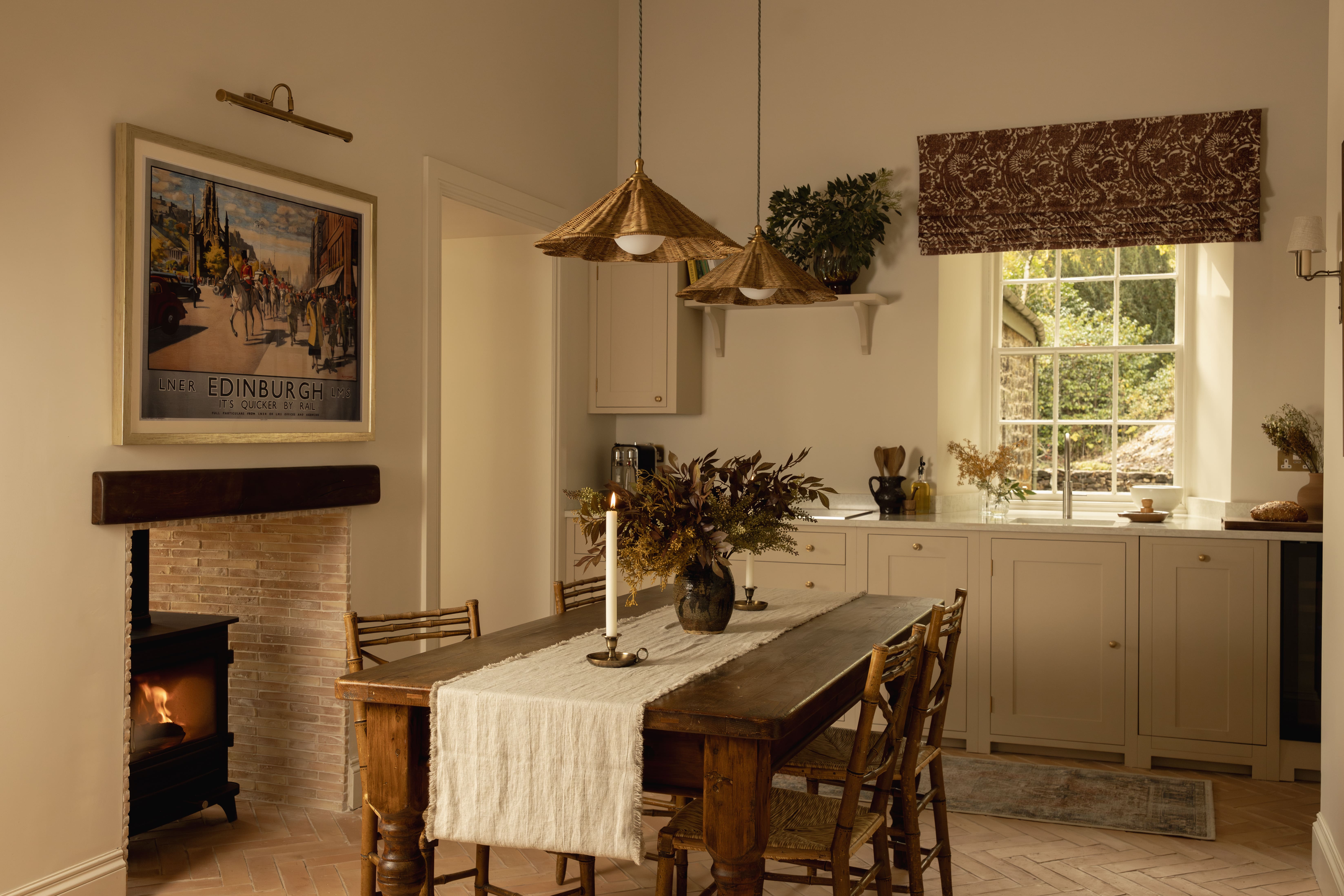 House Pentland Midlothian Midlothian: Charming 1-Bedroom Cottage with Sauna and Hot Tub, Midlothian