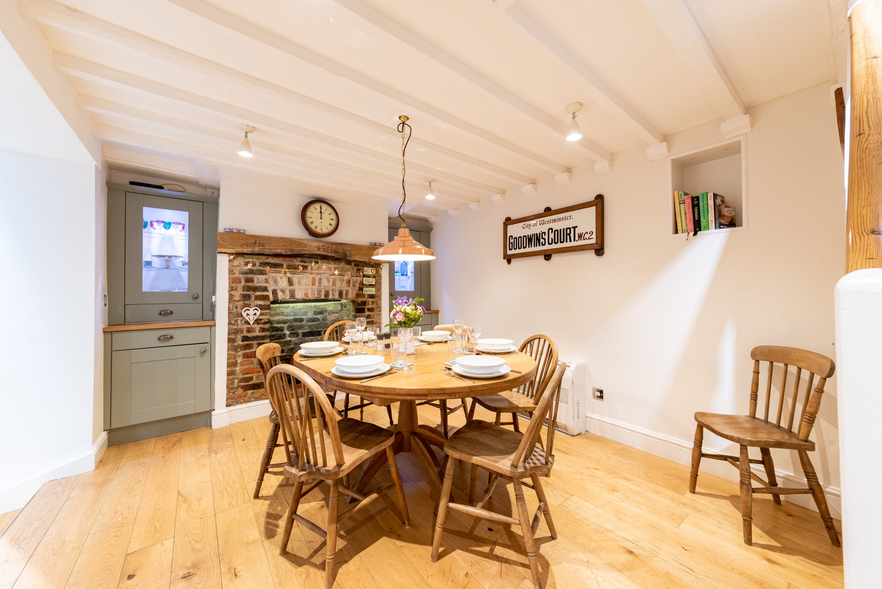 House Phoenix CoventGarden Covent Garden: Elegant 3-Bedroom Apartment with Rooftop Terrace, Covent Garden