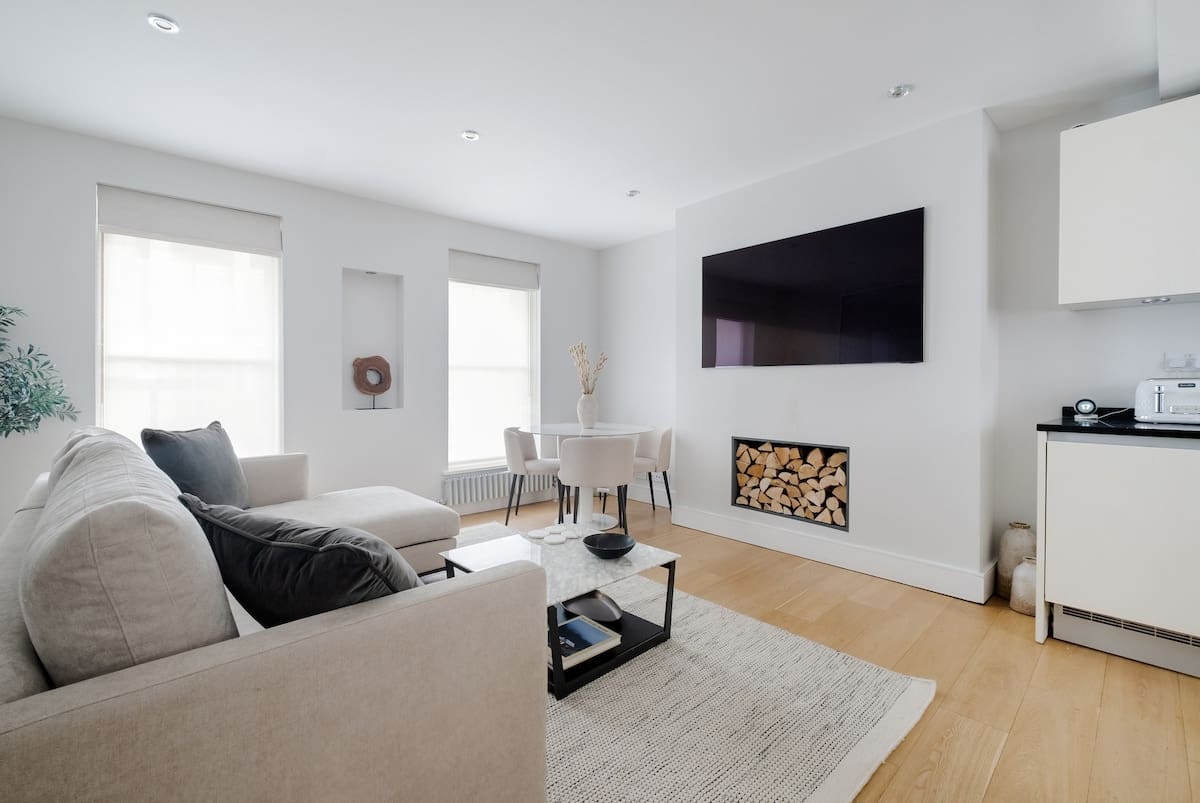 House Piccadilly St. James’s: Luxury 2-Bedroom Apartment with Family-Friendly Features, St. James’s