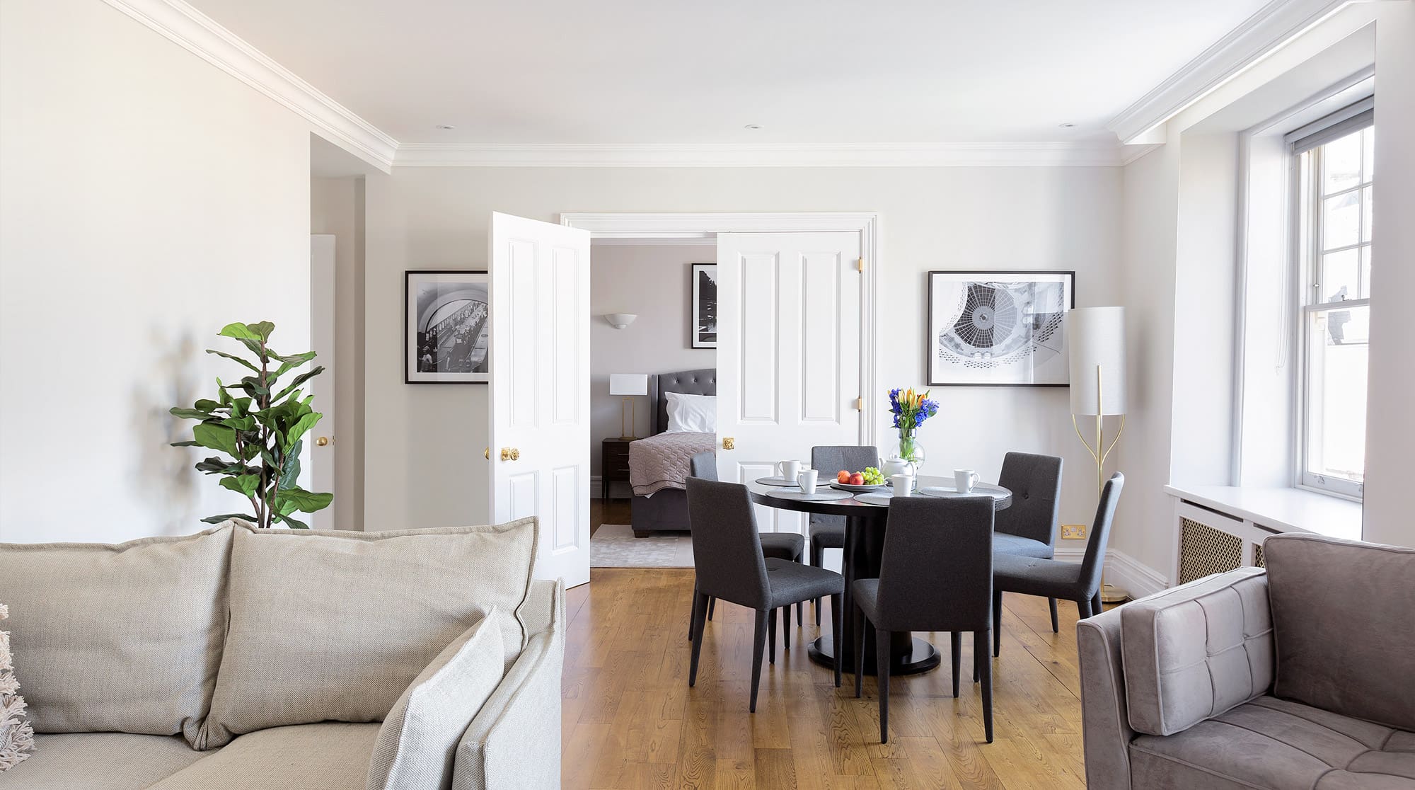 House Piccadilly StJames: 2-Bedroom Luxury Flat in St. James’s with City Views, London