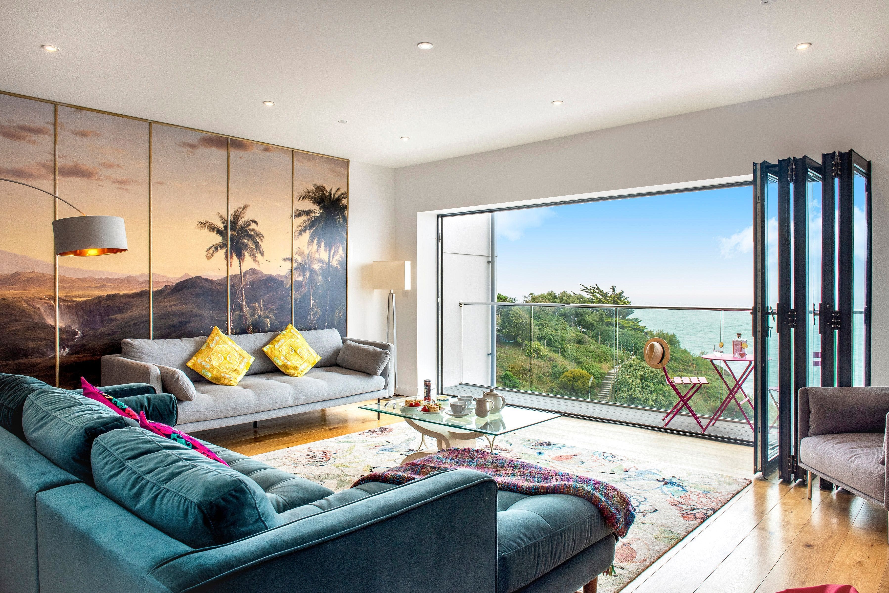 House Polperro Looe: 5-Bedroom Luxury Apartment with Hot Tub and Seaview, Looe