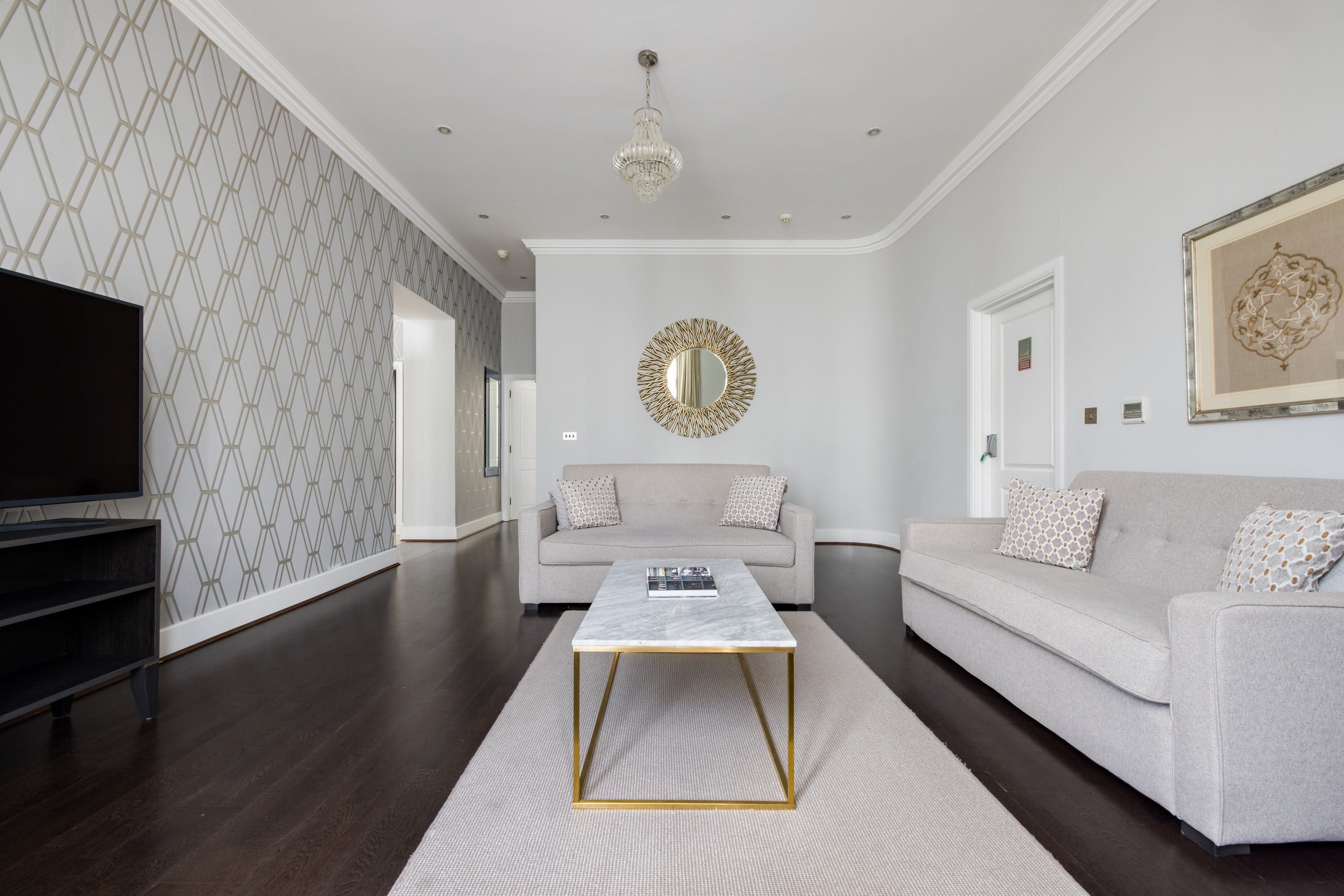 House Porchester Bayswater: Luxury 3-Bedroom Apartment with Stylish Interiors, Bayswater