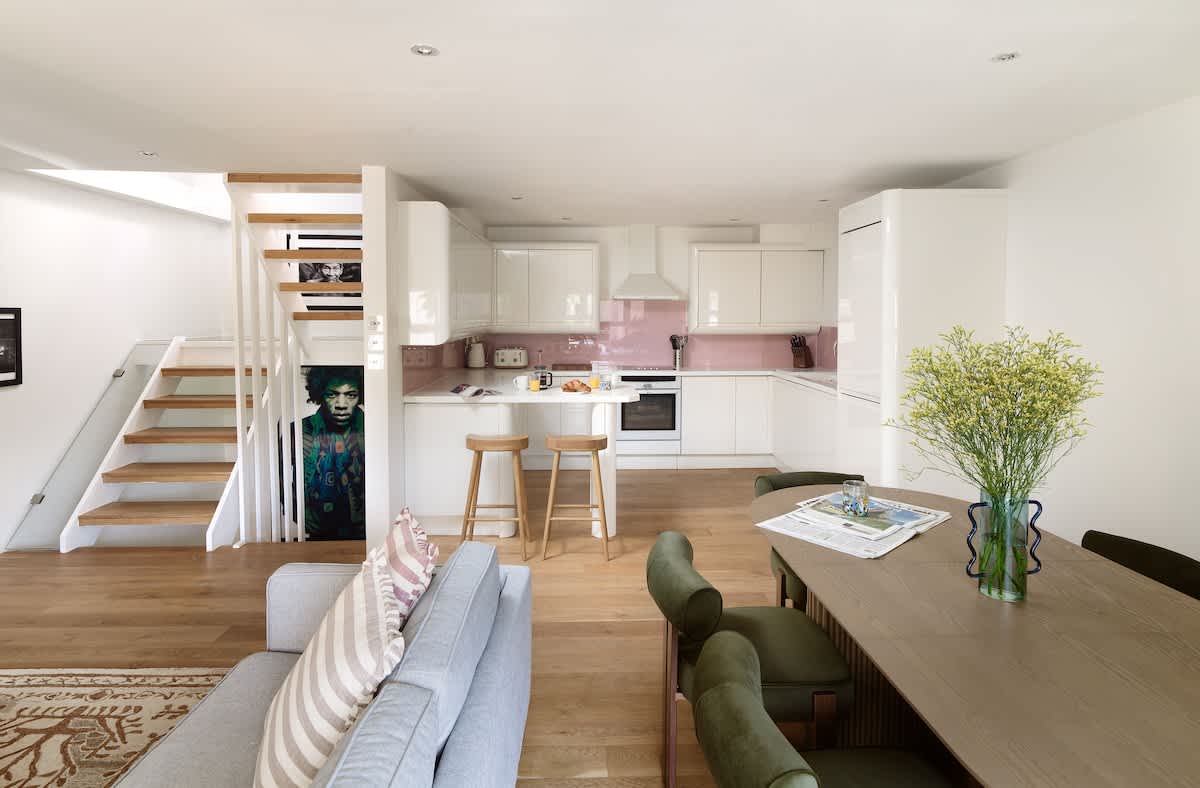 House Portobello NottingHill Notting Hill: Elegant 3-Bedroom Townhouse for Remote Working, Notting Hill