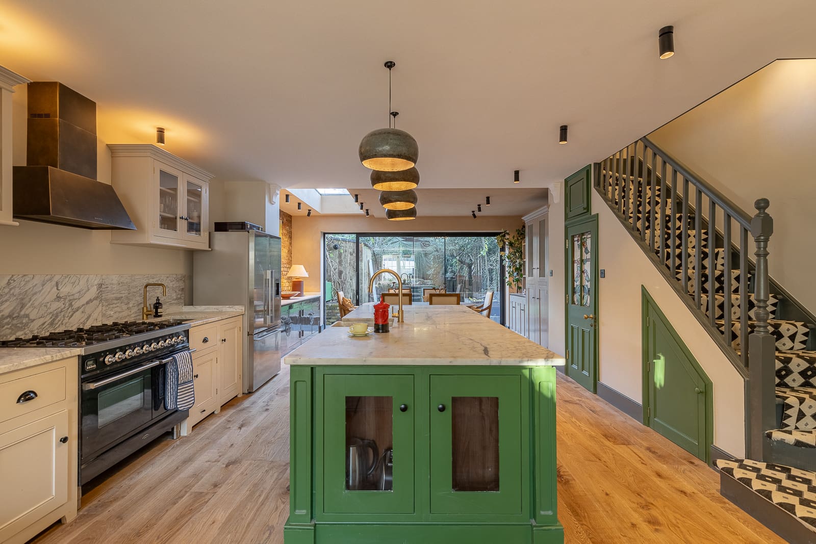 House Primrose ChalkFarm: Elegant 3-Bedroom Townhouse with Garden, Chalk Farm