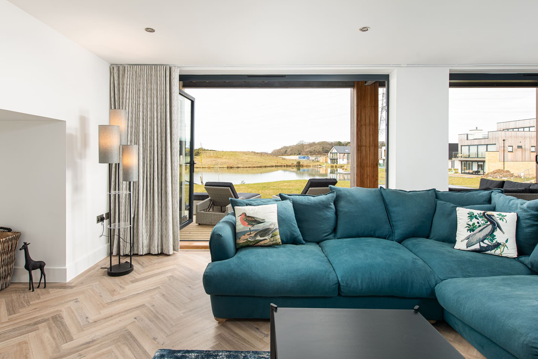 House Purbeck Dorset: Spacious 5-Bedroom House with Lake Access and Pool, Dorset