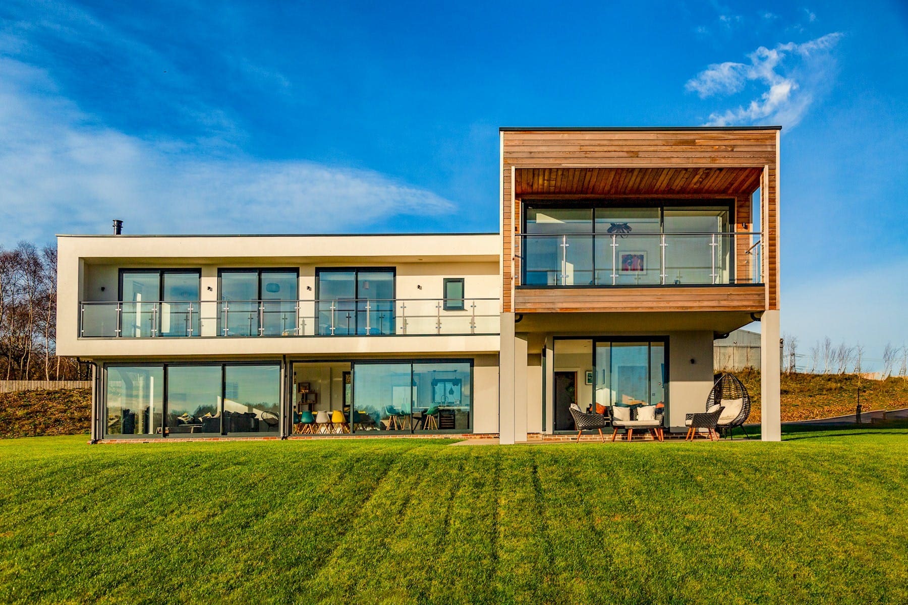 House Radden Weymouth: Spacious 5-Bedroom Luxury Apartment with Pool and Lake Access, Weymouth