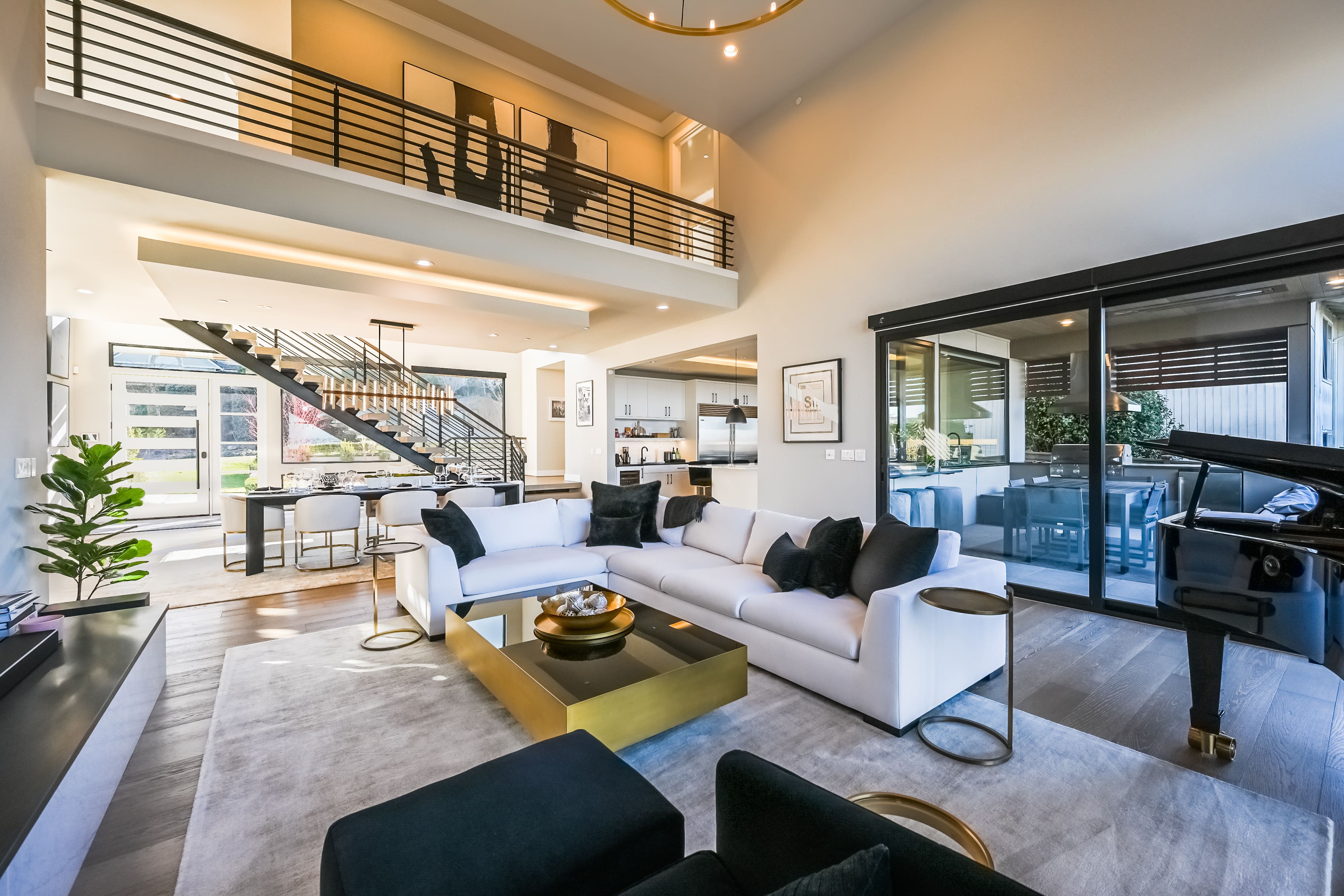 House Rainier Seattle: Luxury 4-Bedroom House with Lake Views, Seattle