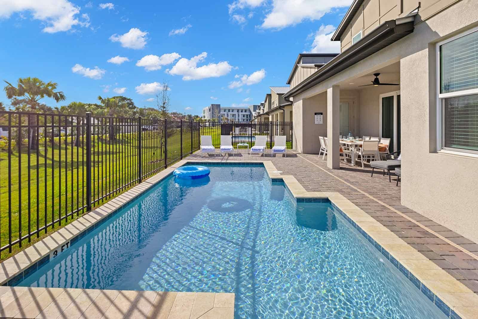 House Sabal Melbourne South Beach: Spacious 8-Bedroom Luxury Villa with Pool and Sea Views, South Beach