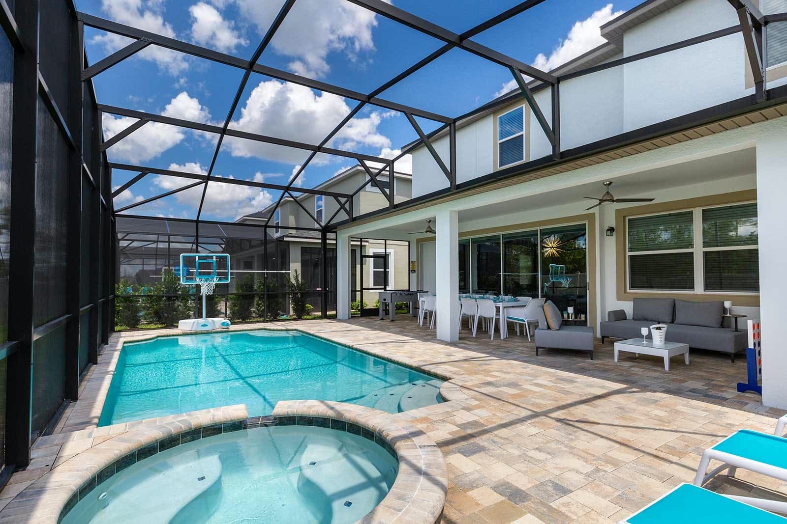 House Sabal Osceola Florida 2: Spacious 8-Bedroom House with Pool and Hot Tub, Osceola County