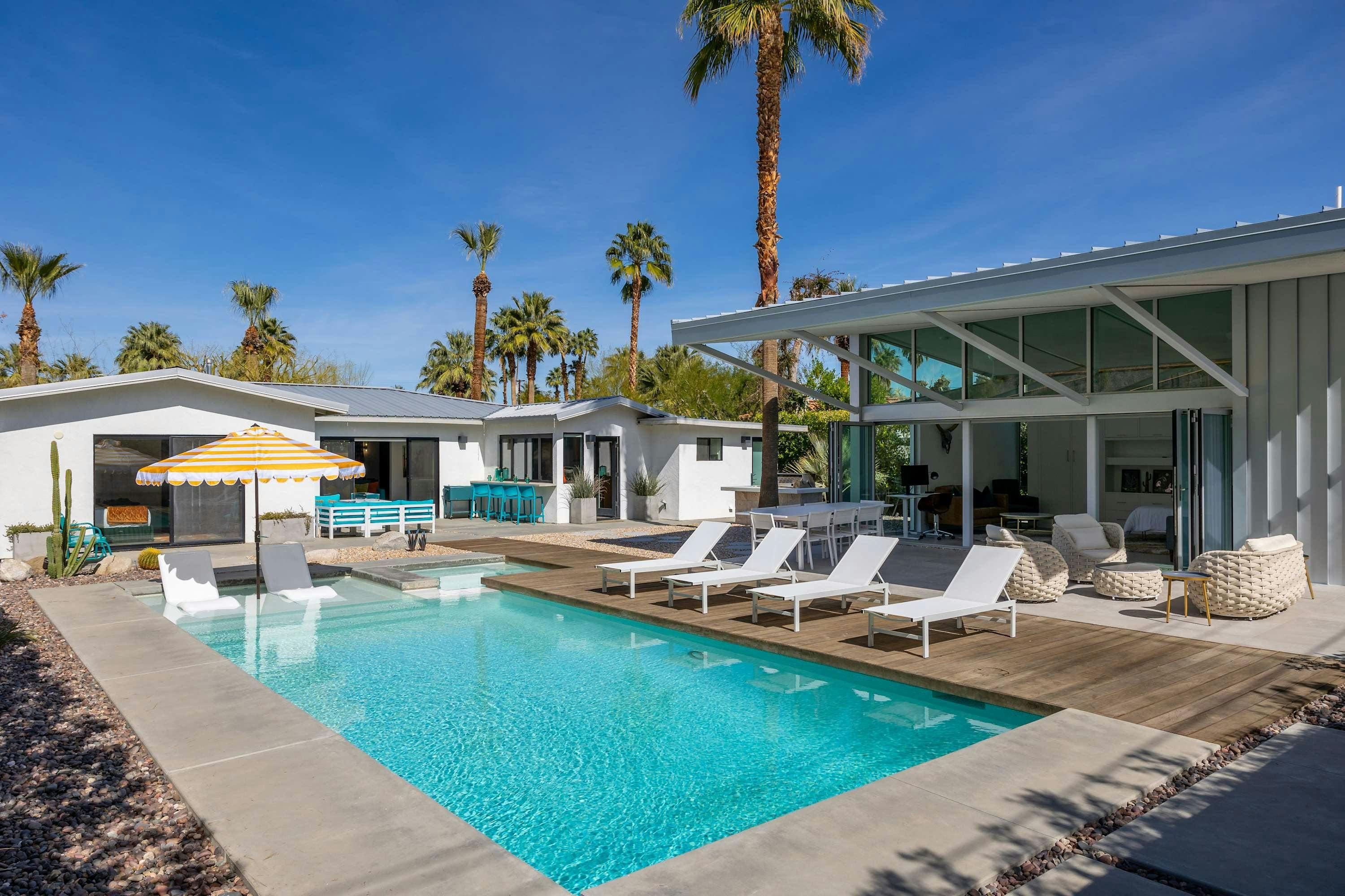 House Sabal Palm Springs: Luxury 4-Bedroom House with Pool and Hot Tub, Palm Springs