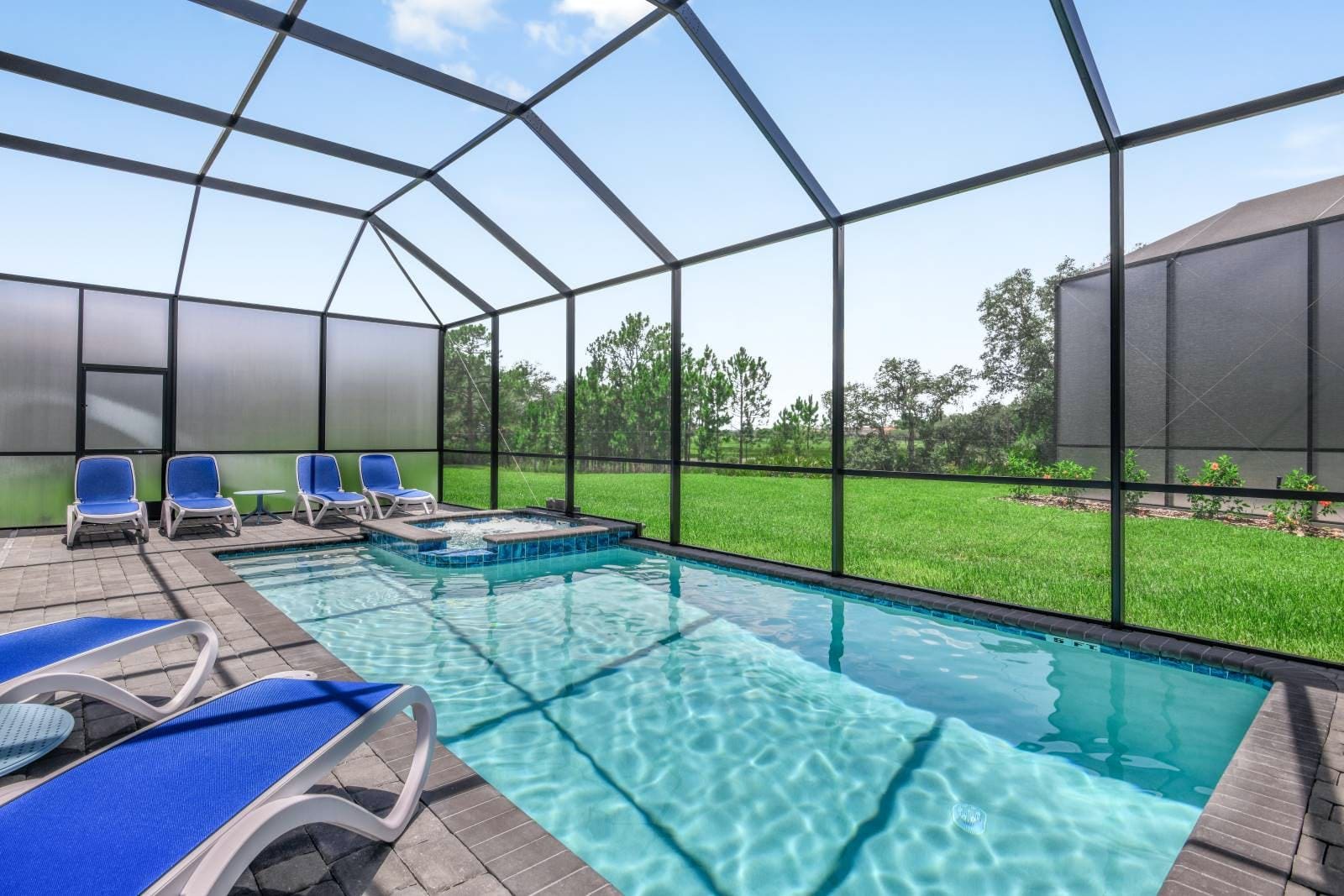 House Sabal Polk Florida 11: Spacious 6-Bedroom Apartment with Pool and Gym, Polk County