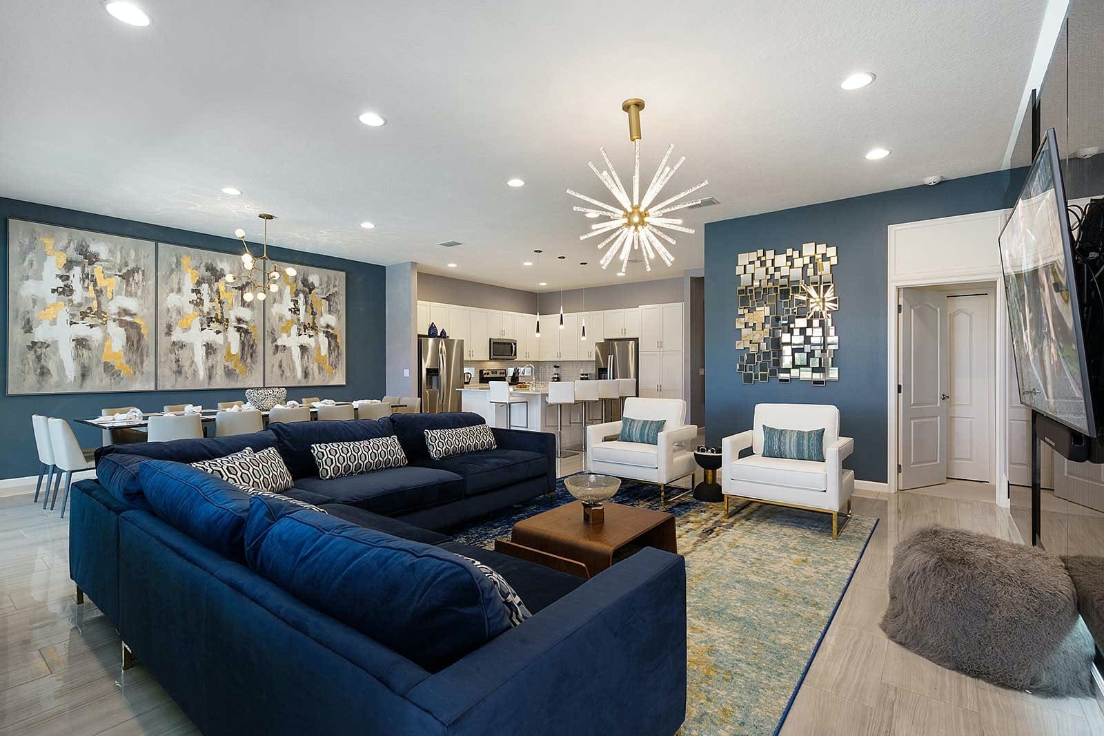 House Sabal Polk Florida 30: Spacious 10-Bedroom Luxury Apartment with Pool and Seaview, Polk County