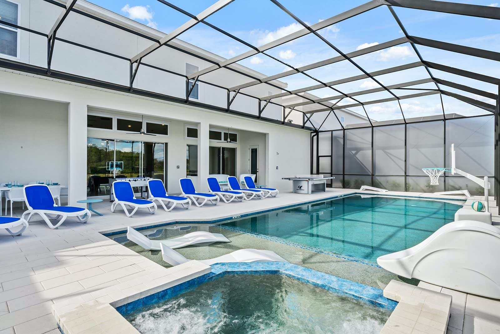 House Sabal PolkCounty Florida: Luxury 11-Bedroom Villa with Pool and Gym, Polk County