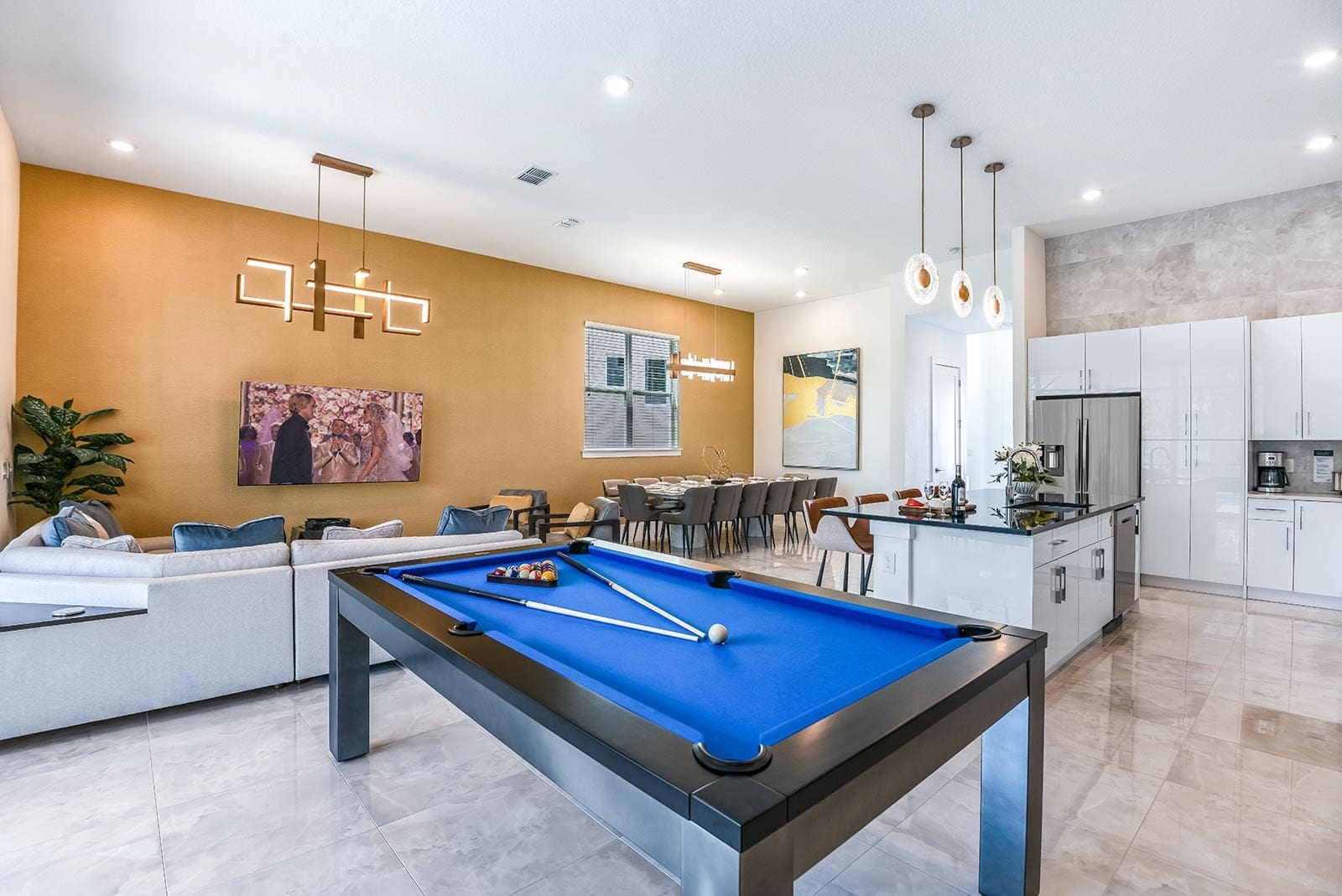 House Sabal Ridge: Luxury 6-Bedroom Villa with Private Pool and Tennis Court, Polk County