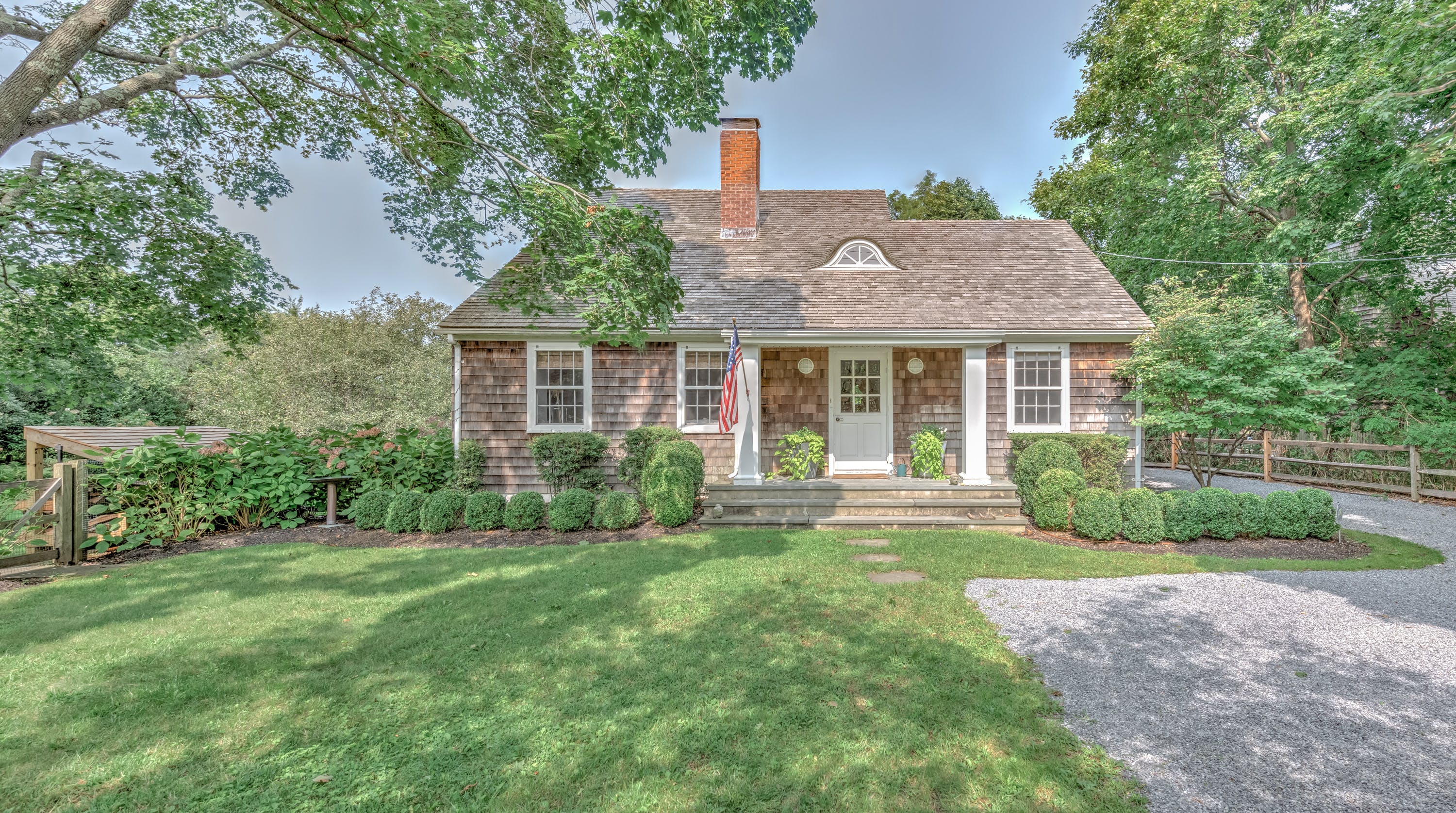 House Sagg Swamp Sag Harbor: Luxury 4-Bedroom House with Seaview and Pool, Sag Harbor