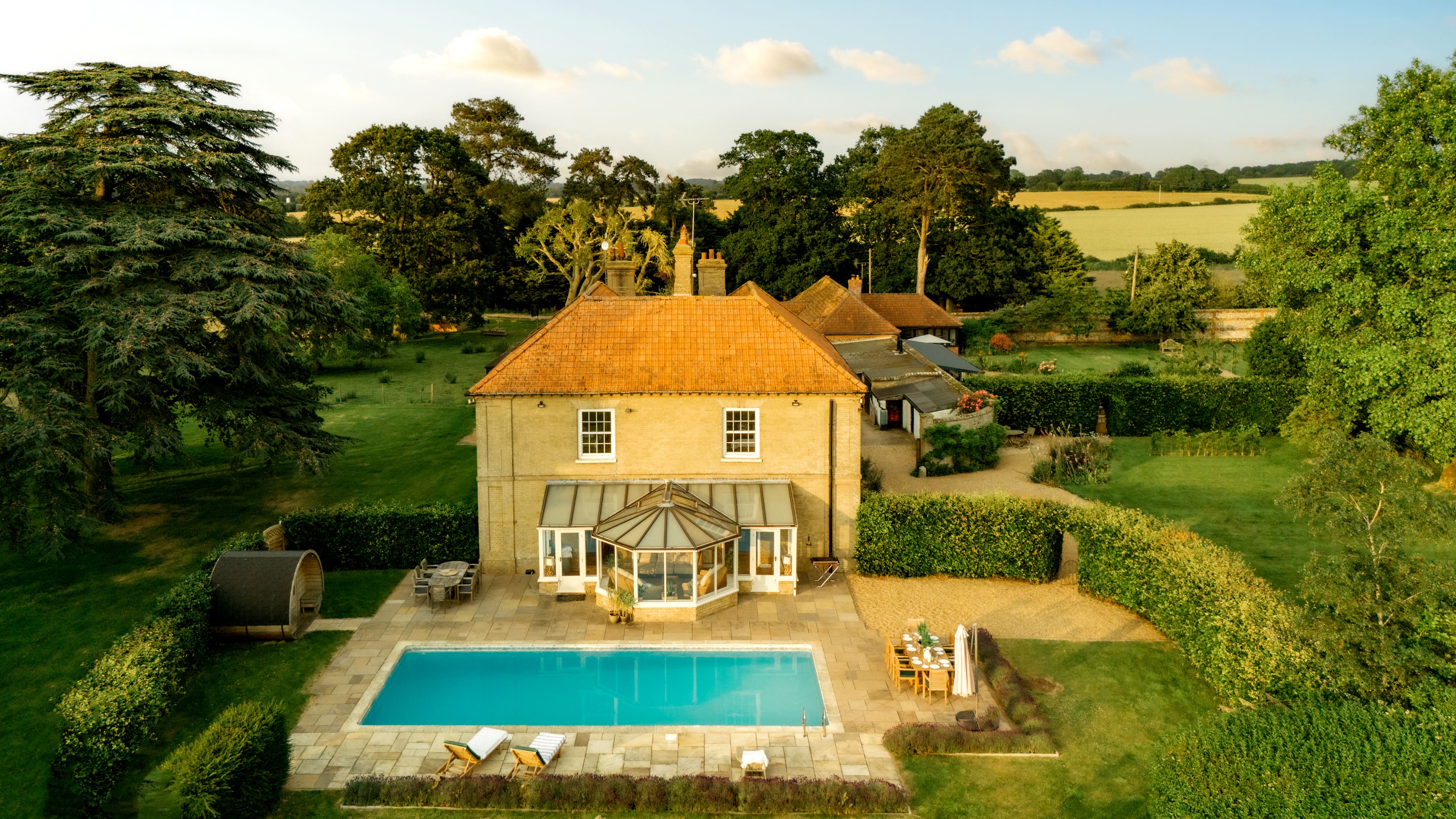 House Salle Reepham: Luxury 7-Bedroom Apartment with Swimming Pool, Reepham