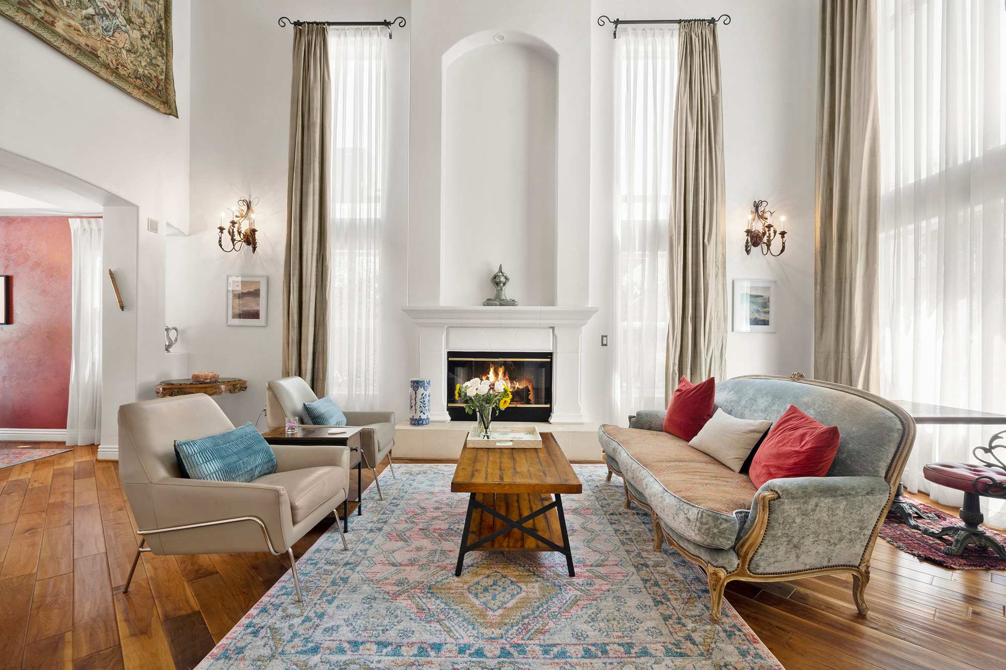 House San Fernando Sherman: 5-Bedroom Luxury Villa with Pool and BBQ, Sherman Oaks