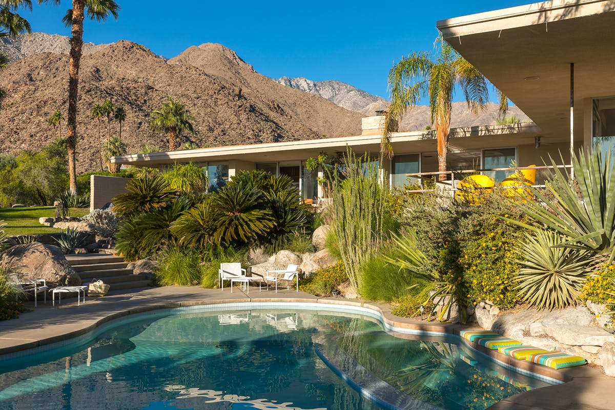 House San Jacinto Cathedral Cathedral City: Spacious 4-Bedroom Apartment with Pool and Mountain Views, Palm Springs