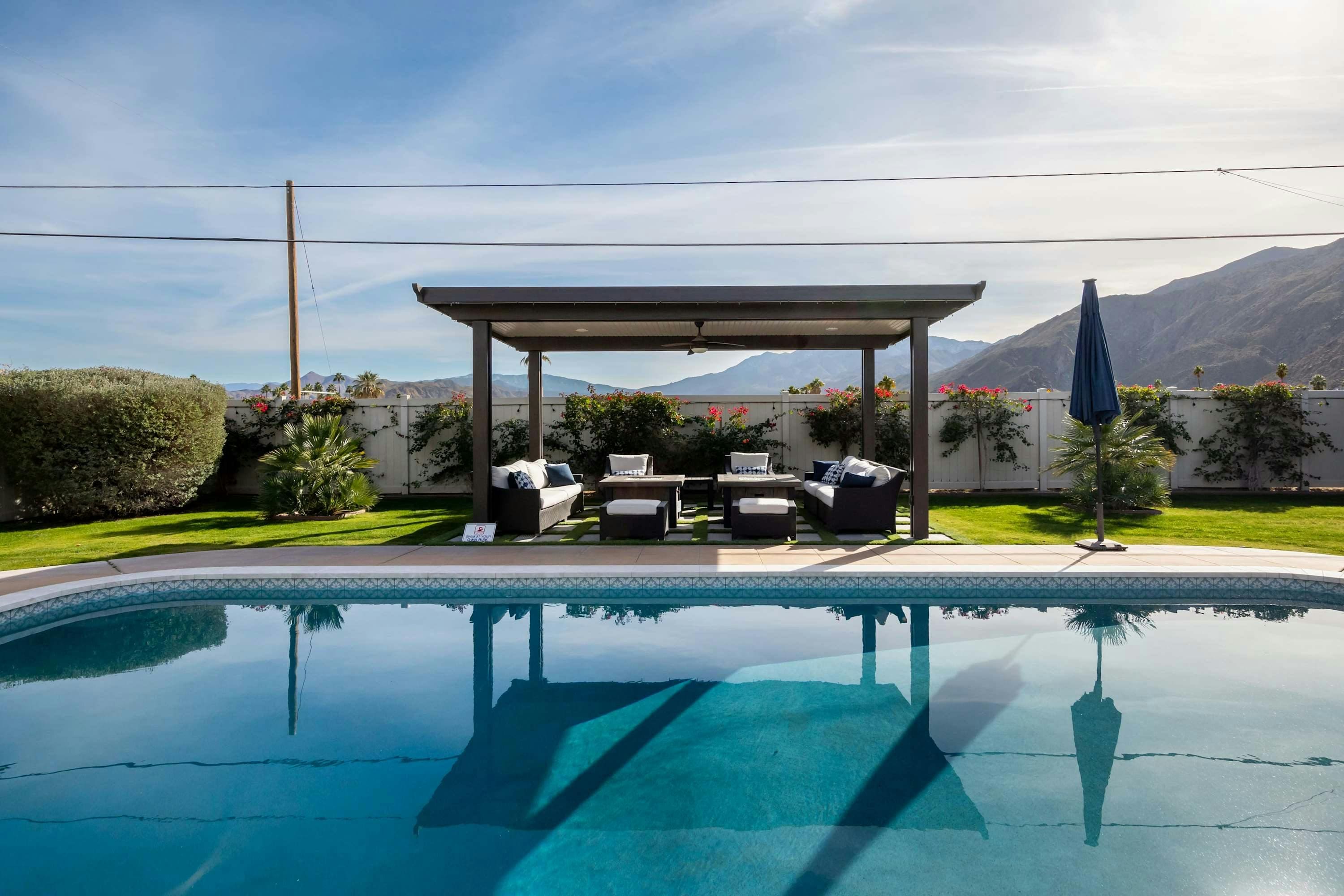 House San Jacinto: Luxury 4-Bedroom House with Pool and Hot Tub, Palm Springs