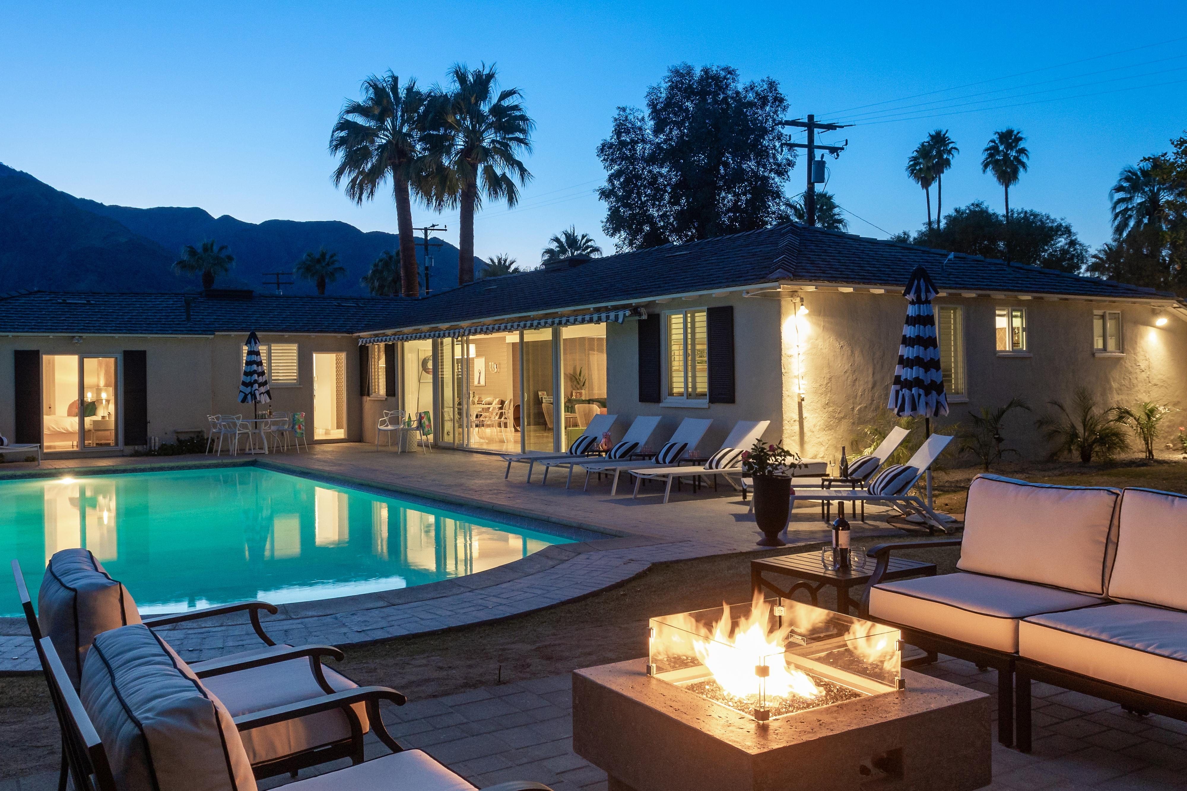 House SanJacinto CathedralCity Cathedral City 3: Luxury 5-Bedroom Apartment with Pool and Hot Tub, Palm Springs