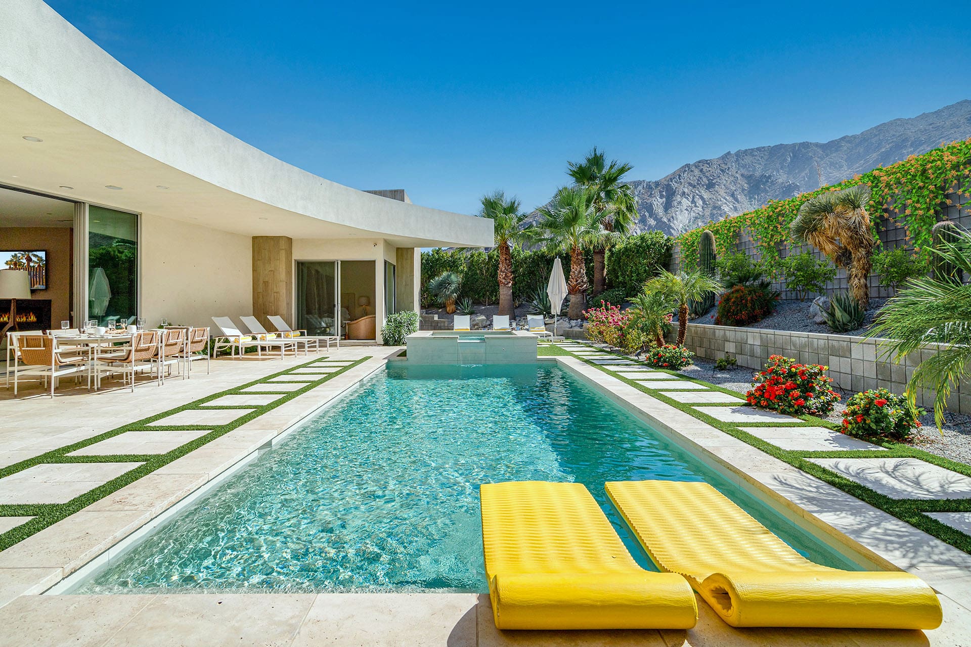 House SanJacinto PalmSprings: Luxury 5-Bedroom House with Pool and Mountain Views, Palm Springs