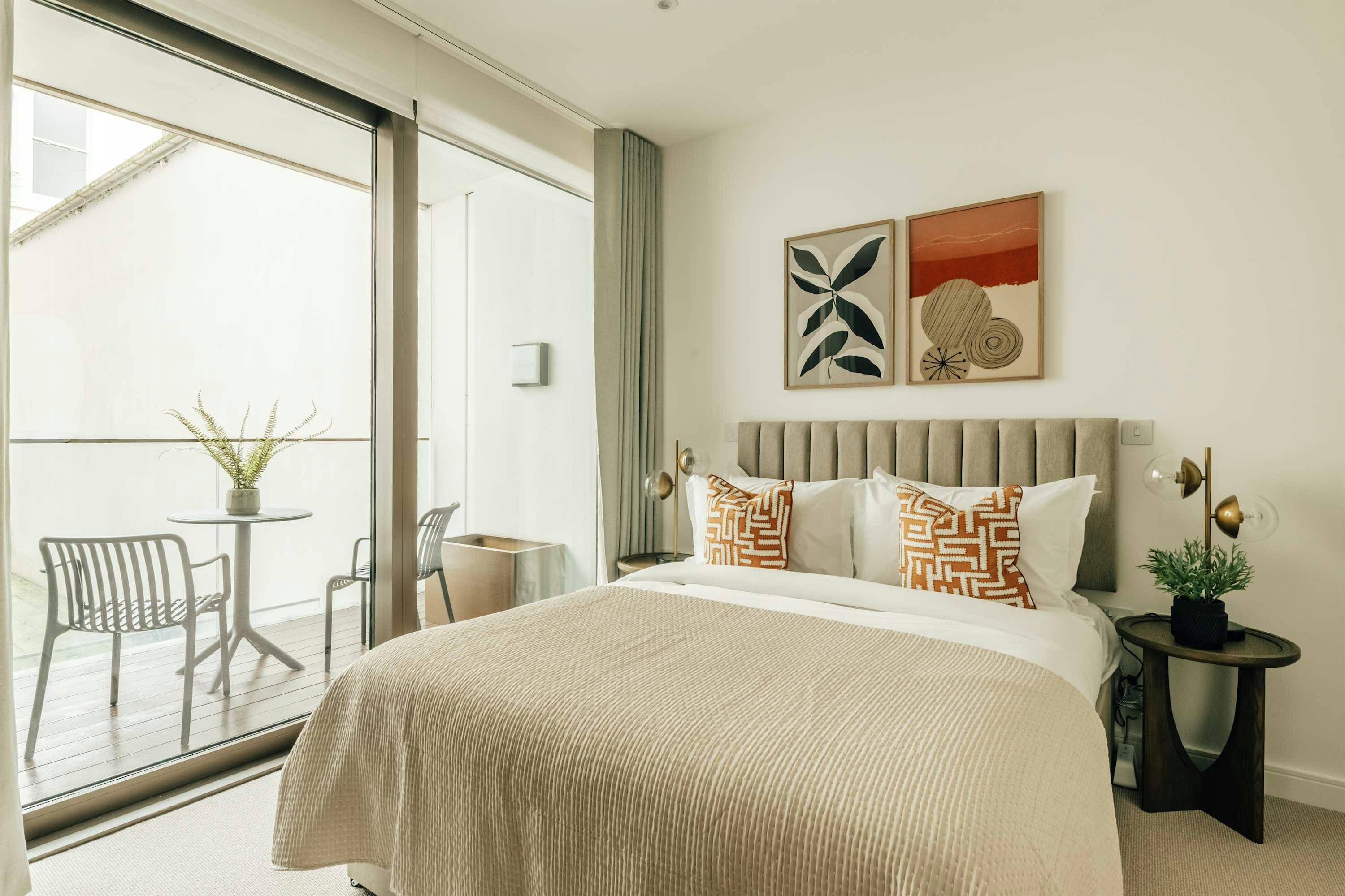 House Shepherd Mayfair Mayfair: Elegant 2-Bedroom House with Family-Friendly Amenities, Mayfair