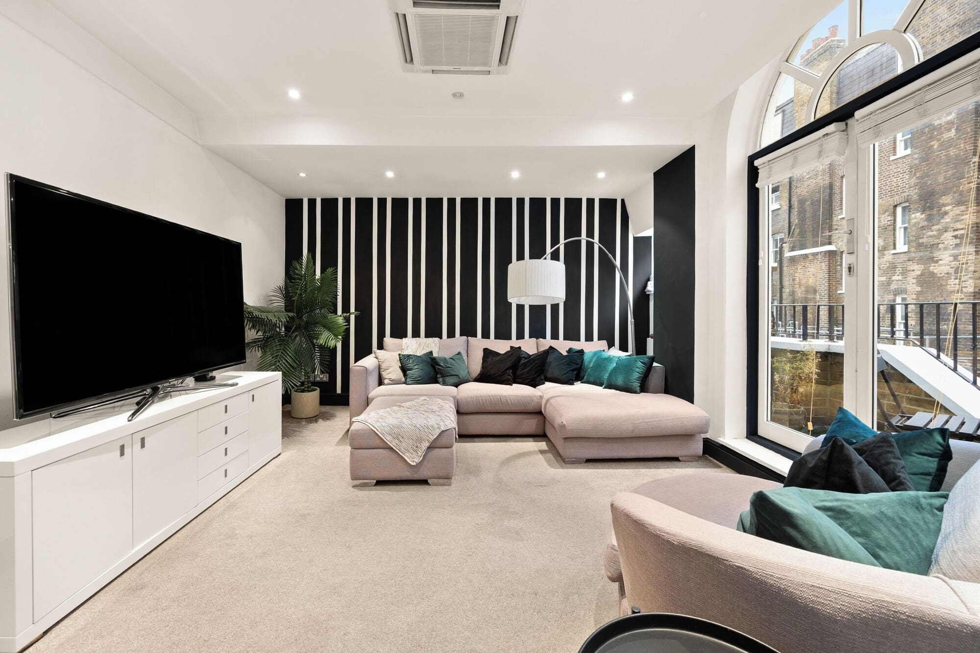 House Sherwood Marylebone: Elegant 3-Bedroom Apartment with Modern Amenities, Marylebone