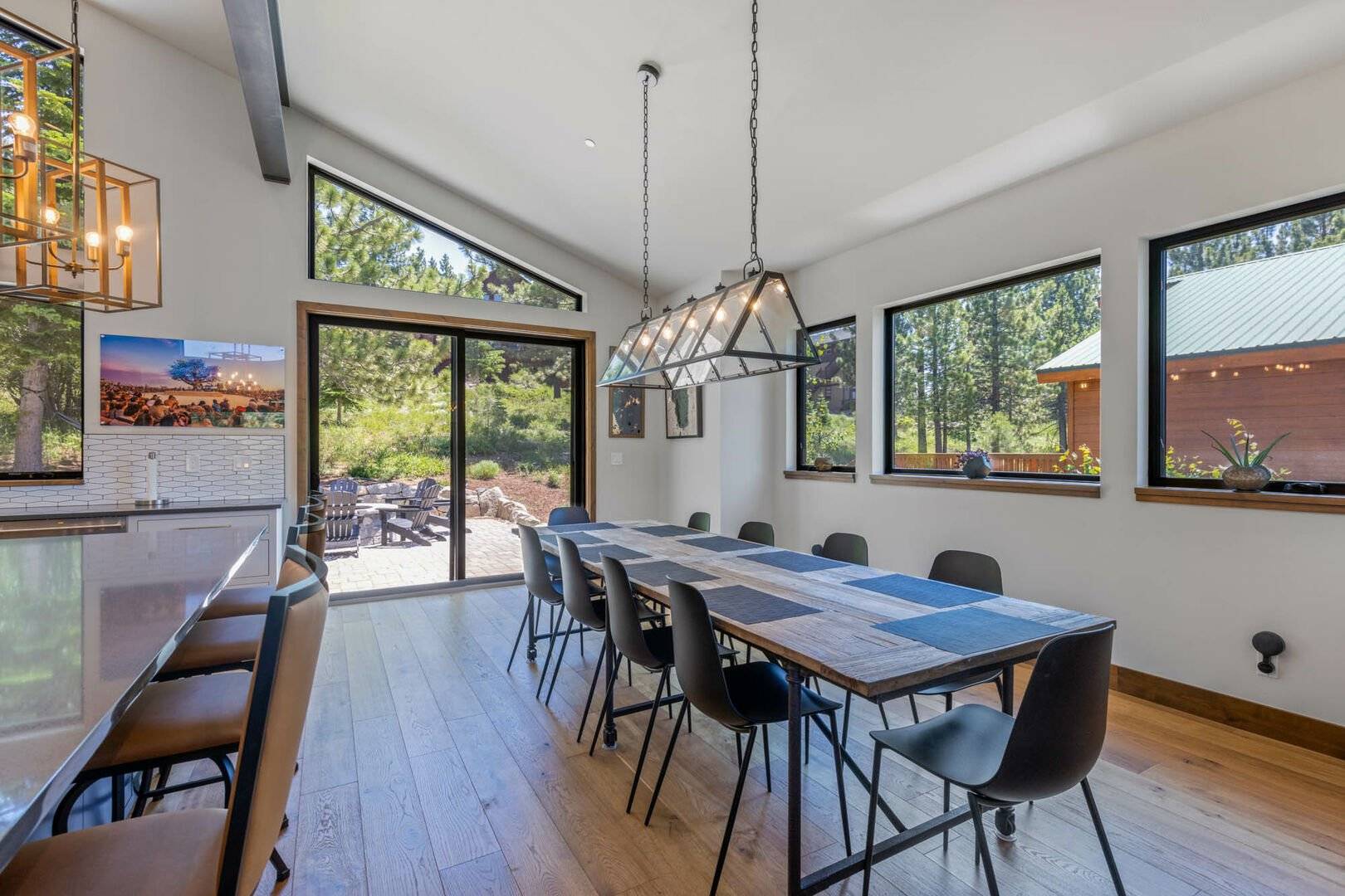 House Sierra Truckee: 4-Bedroom Ski Chalet with Hot Tub and Pool, Truckee