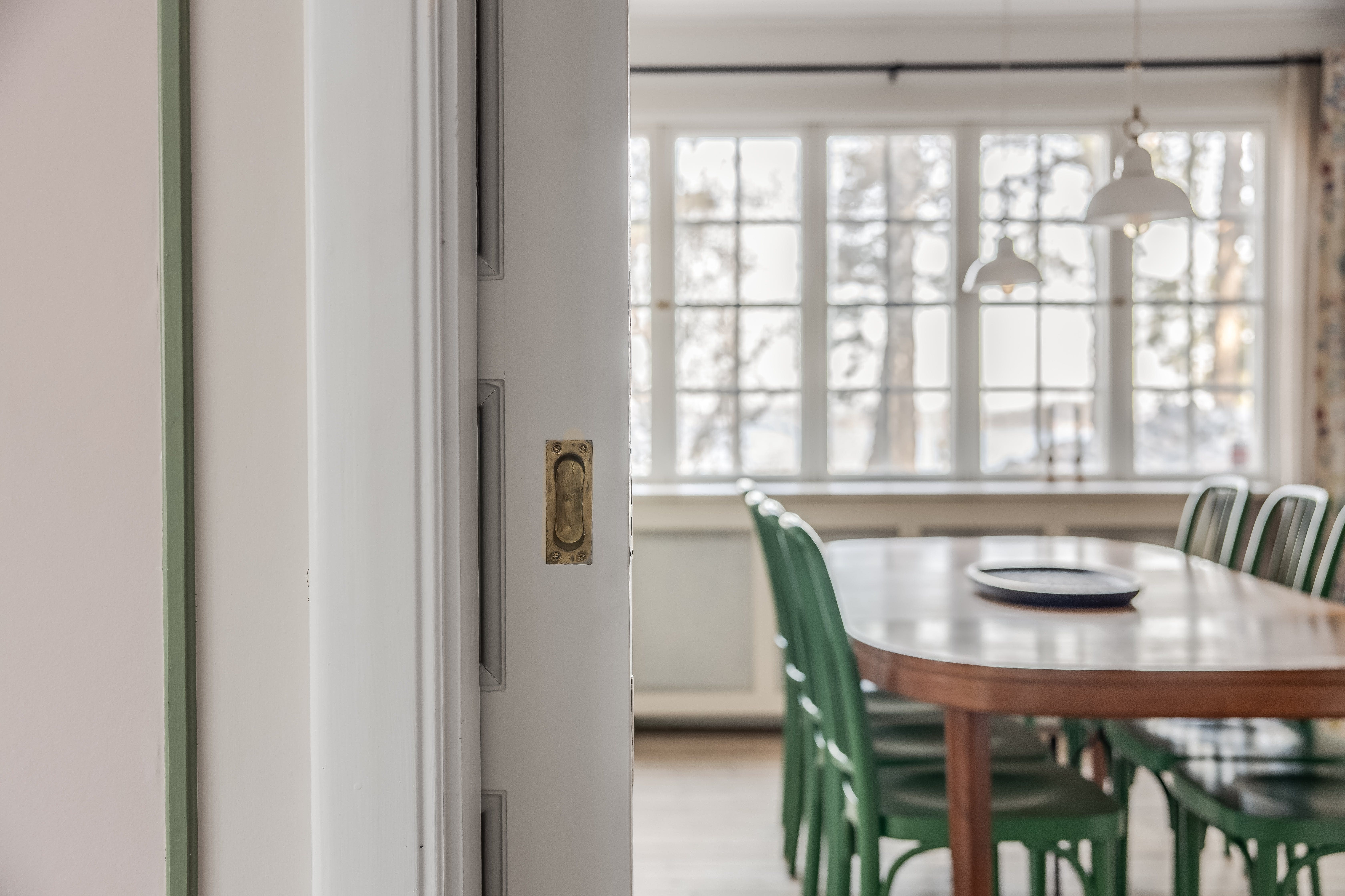 House Skärgård Stockholm: Luxury 7-Bedroom House with Private Dock and Lake Views, Stockholm