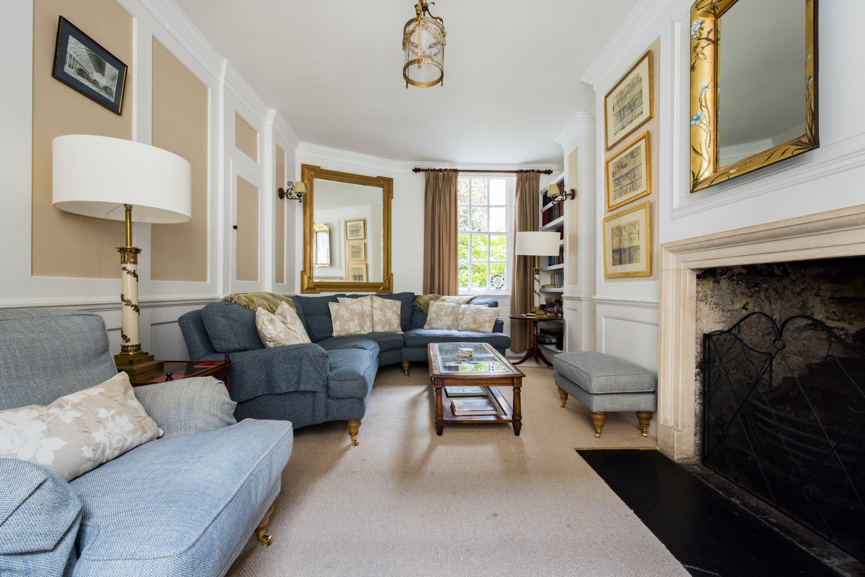 House Solsbury Bath Bath: Elegant 5-Bedroom Apartment with Historic Charm, Bath