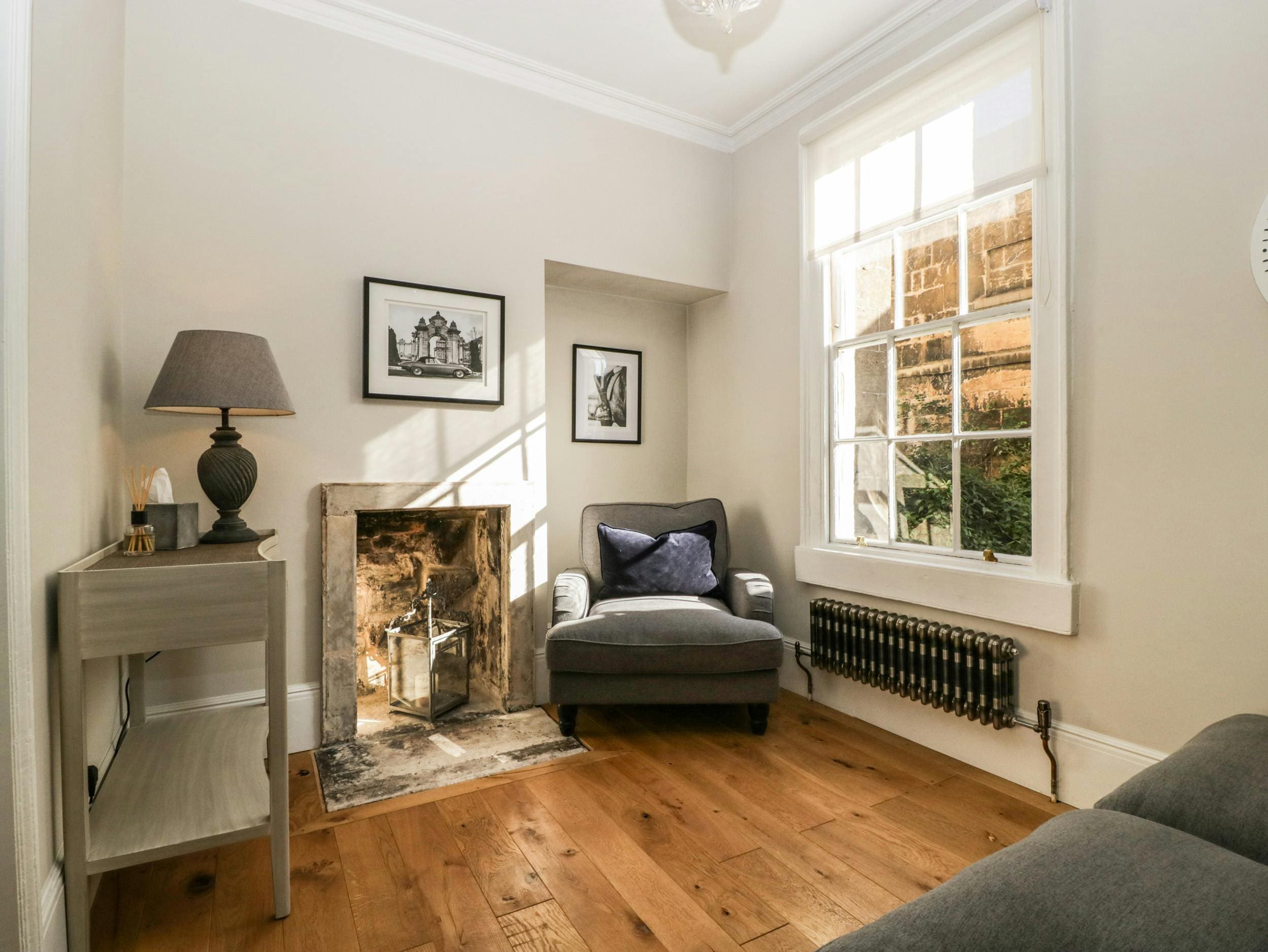 House Solsbury Bath: Luxury 4-Bedroom Townhouse with Courtyard, Bath