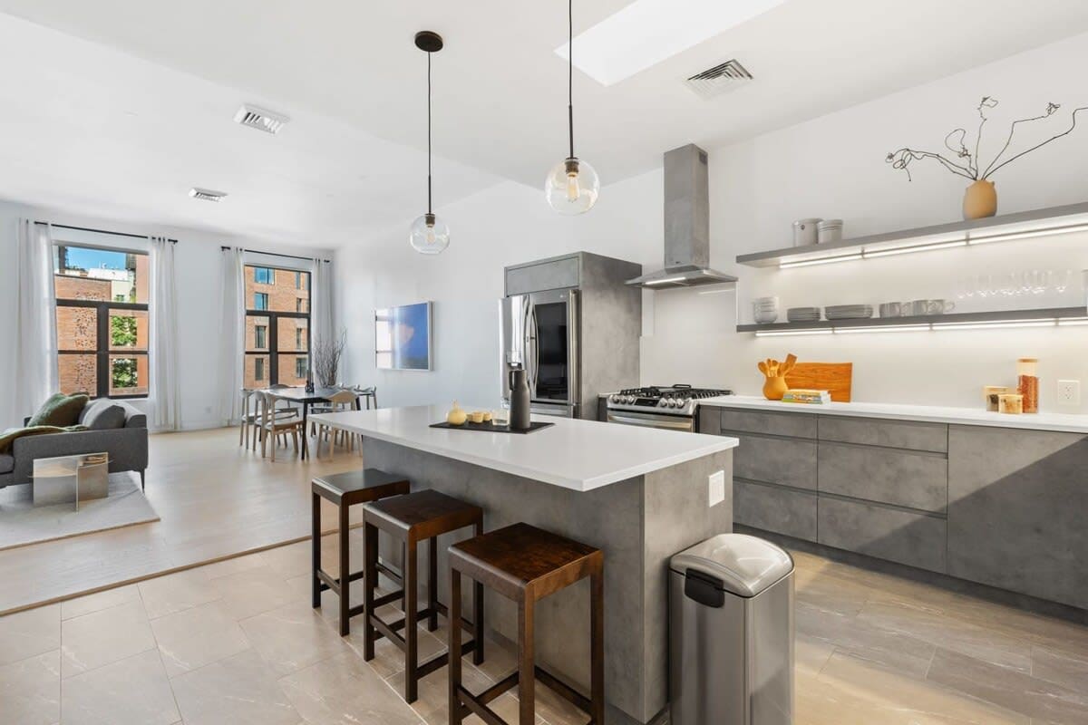 House Staple Tribeca: Elegant 3-Bedroom Apartment with Rooftop Terrace, Tribeca
