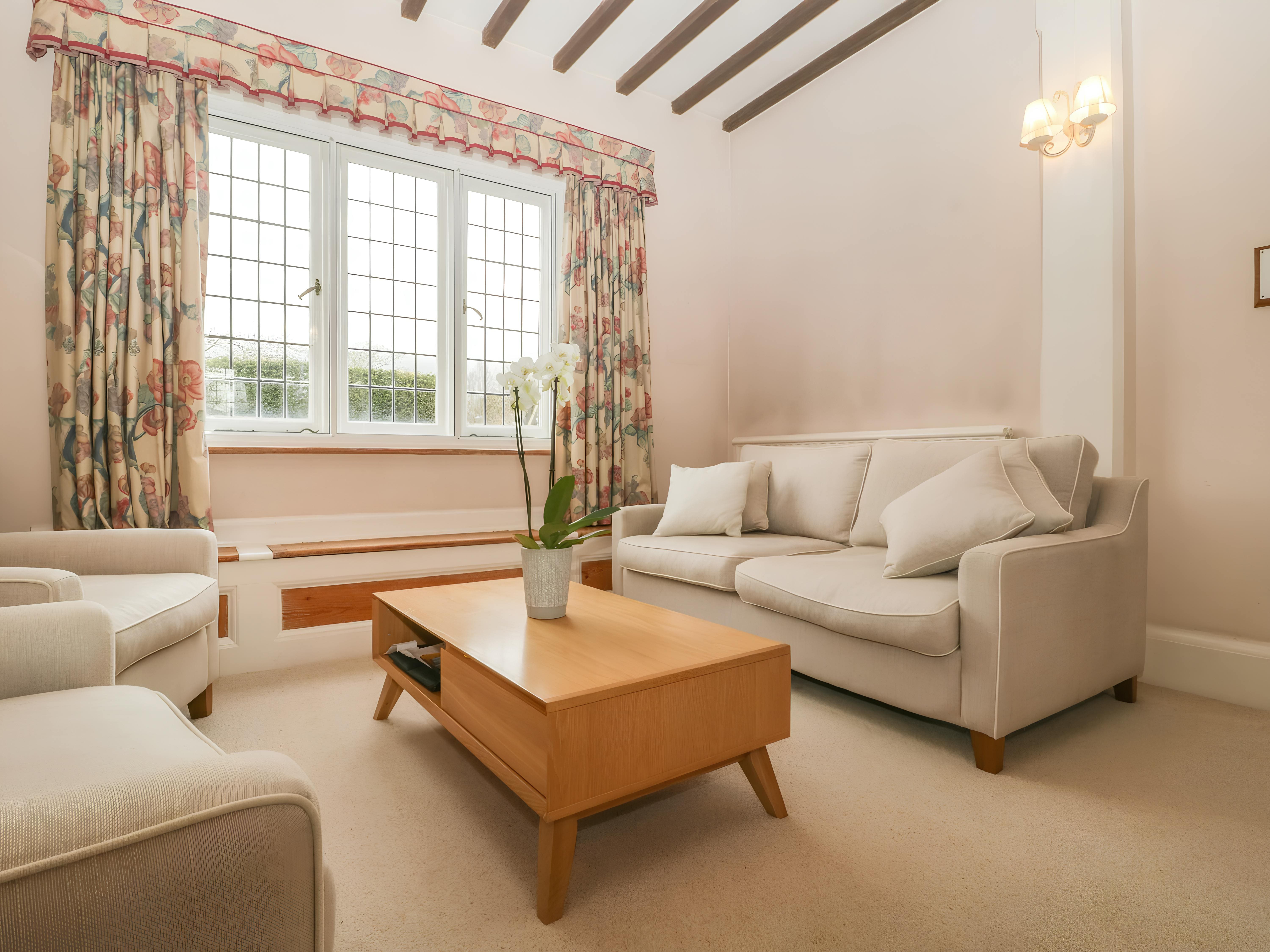 House Stour Christchurch: Spacious 5-Bedroom Apartment with Family-Friendly Features, Christchurch