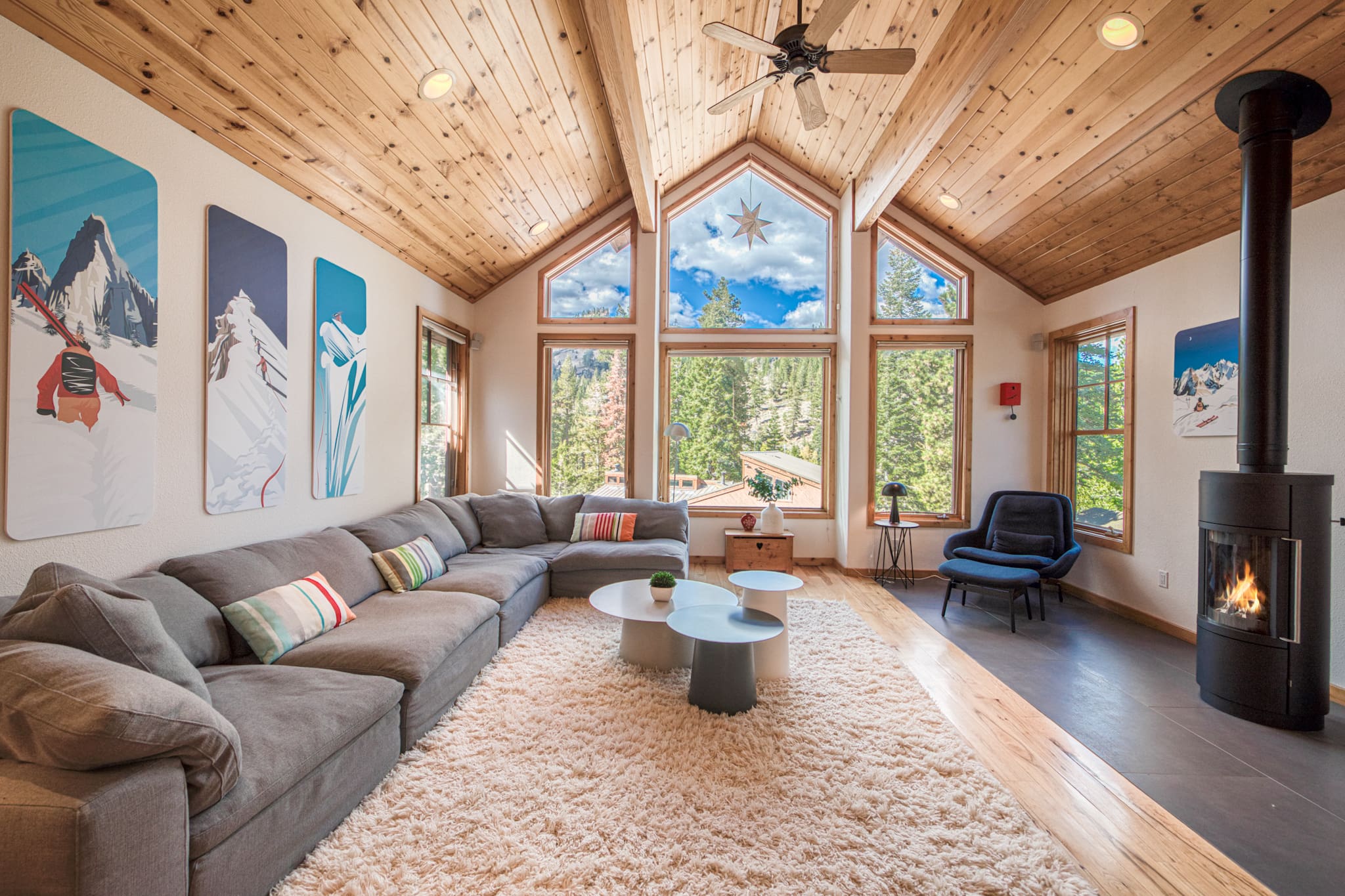 House Tahoe Ponderosa: 4-Bedroom Luxury House with Hot Tub and Sauna, Lake Tahoe